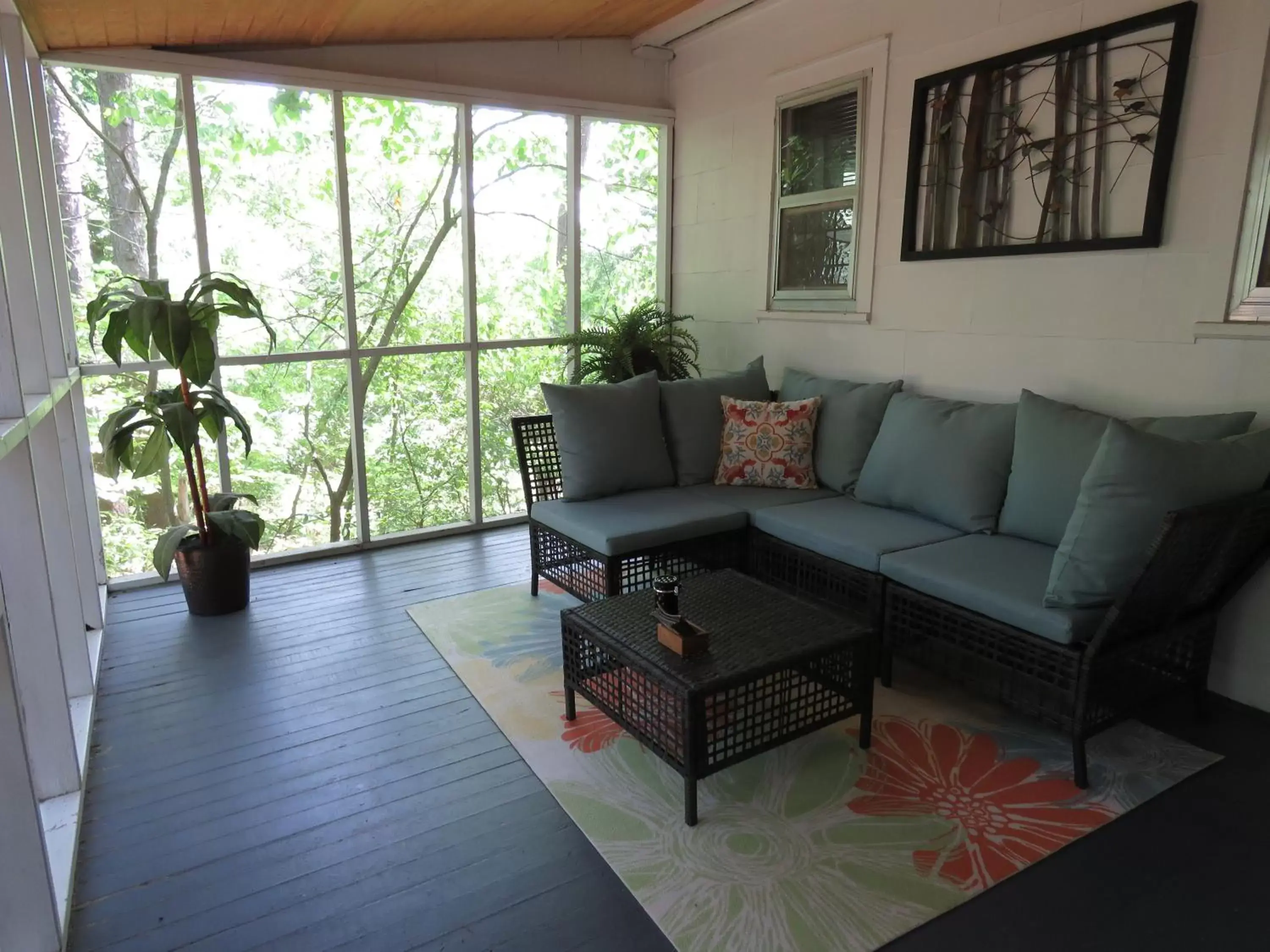 Patio, Seating Area in Tall Pines Inn