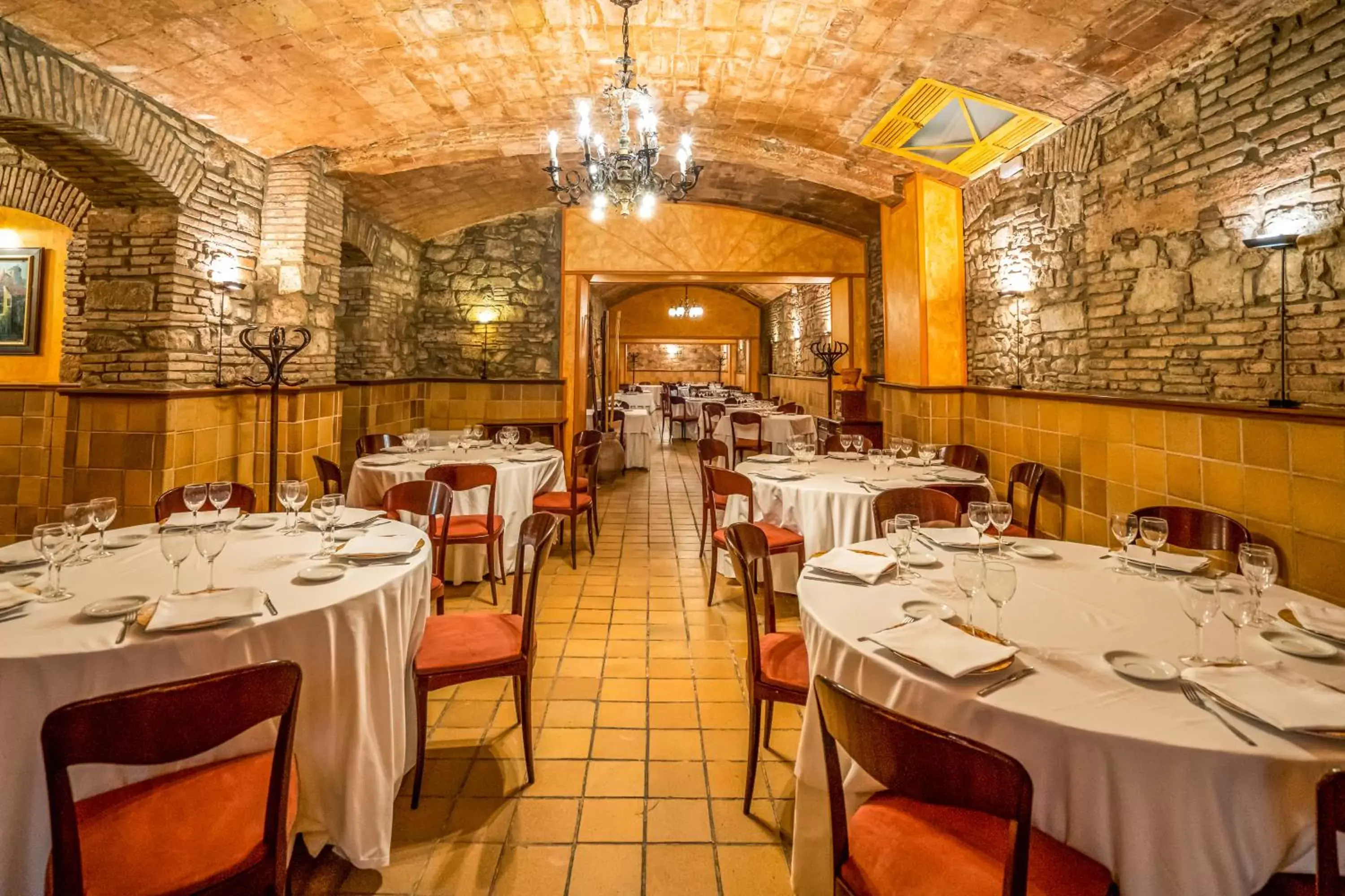 Restaurant/Places to Eat in Hotel Rialto