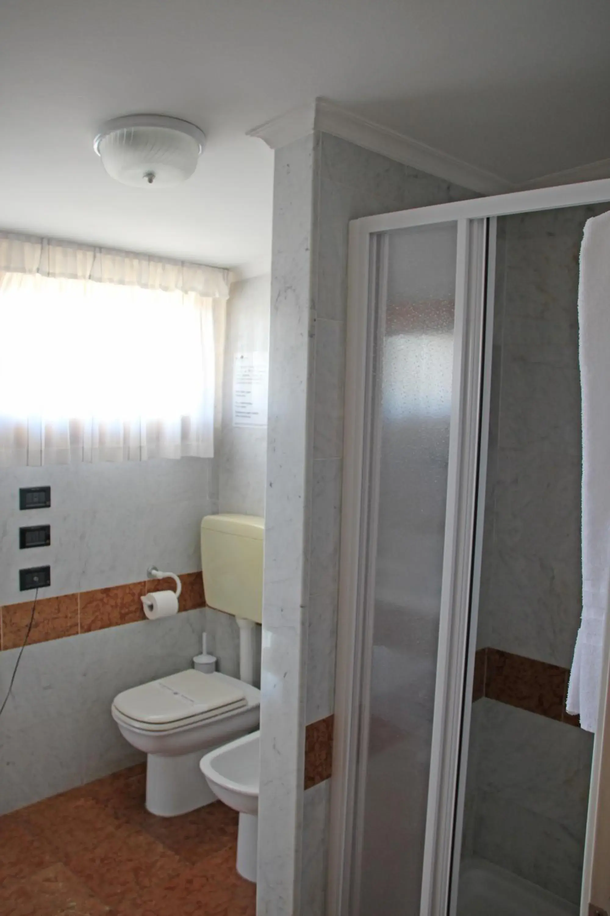 Shower, Bathroom in Park Hotel Villa Leon d'Oro