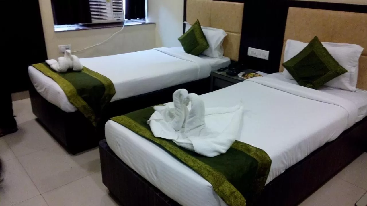 Bed in Diamond Plaza