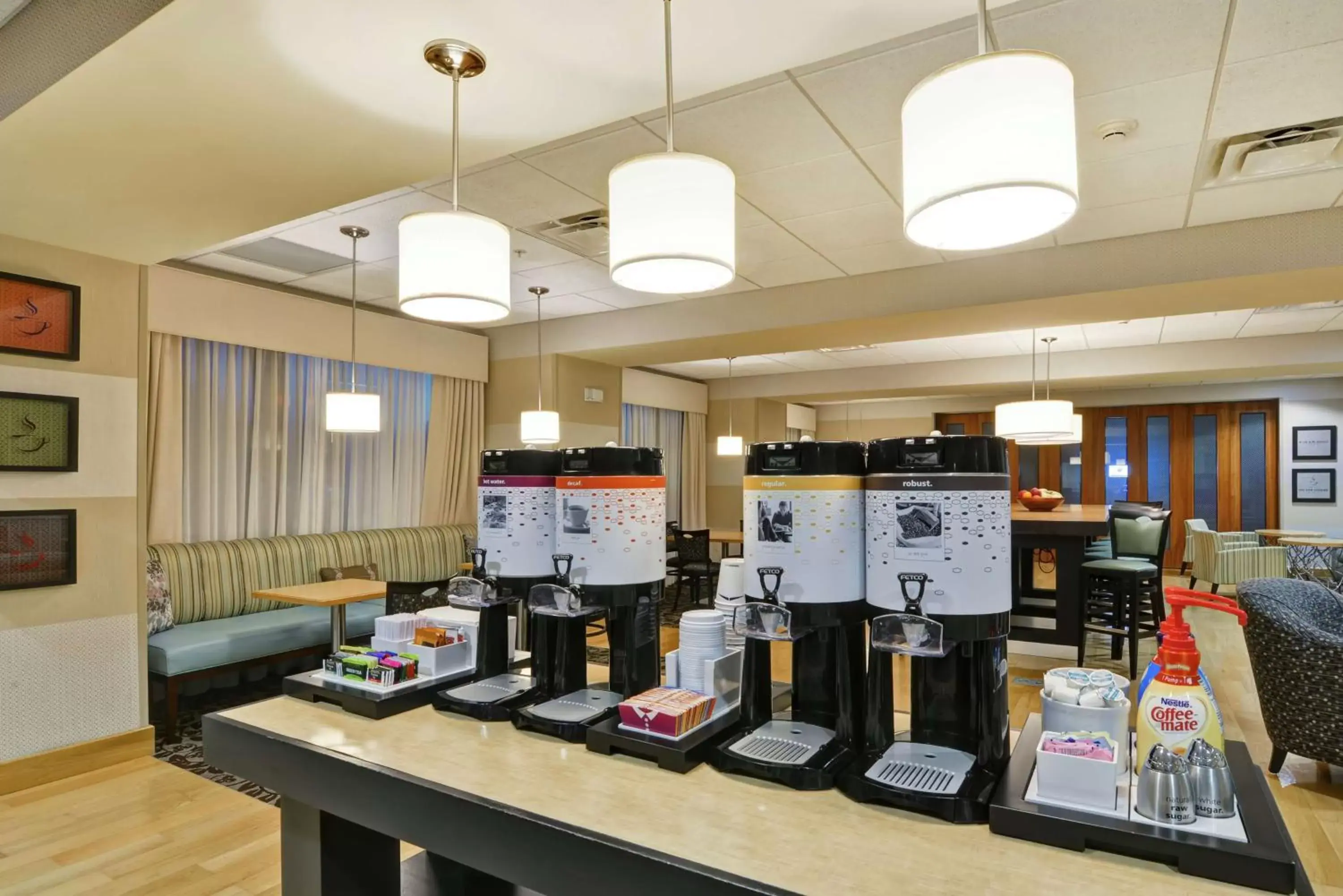 Dining area in Hampton Inn Tunkhannock