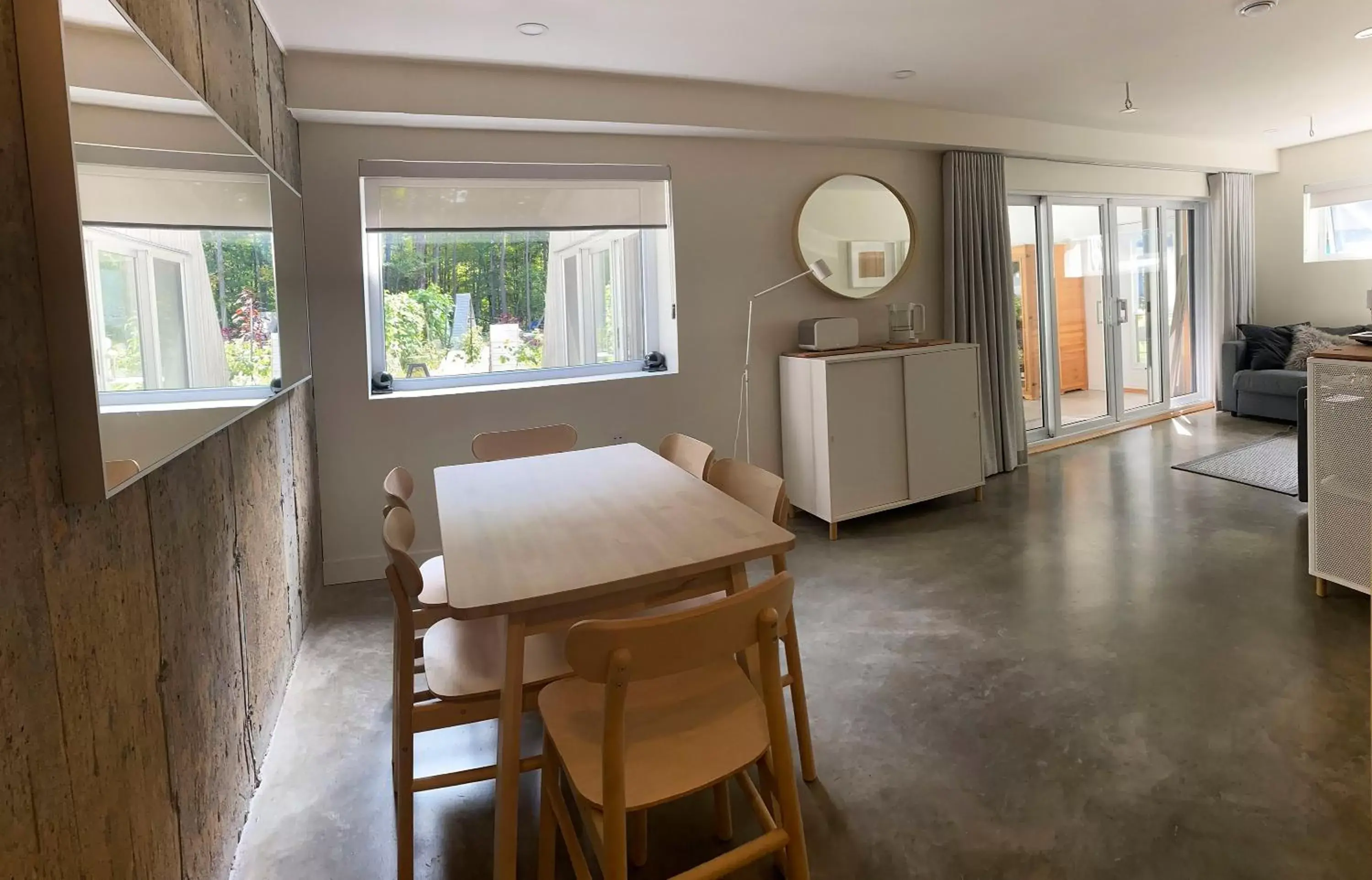 Kitchen or kitchenette, Dining Area in Le Camp Caché Shefford