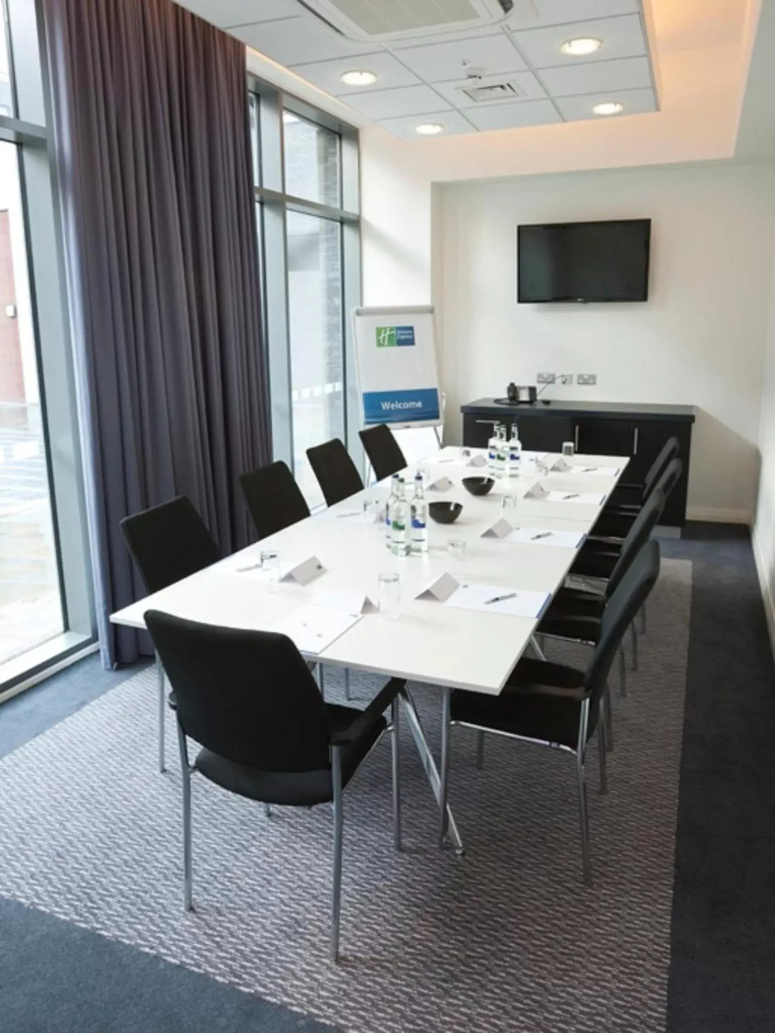 Meeting/conference room in Holiday Inn Express Manchester City Centre Arena, an IHG Hotel