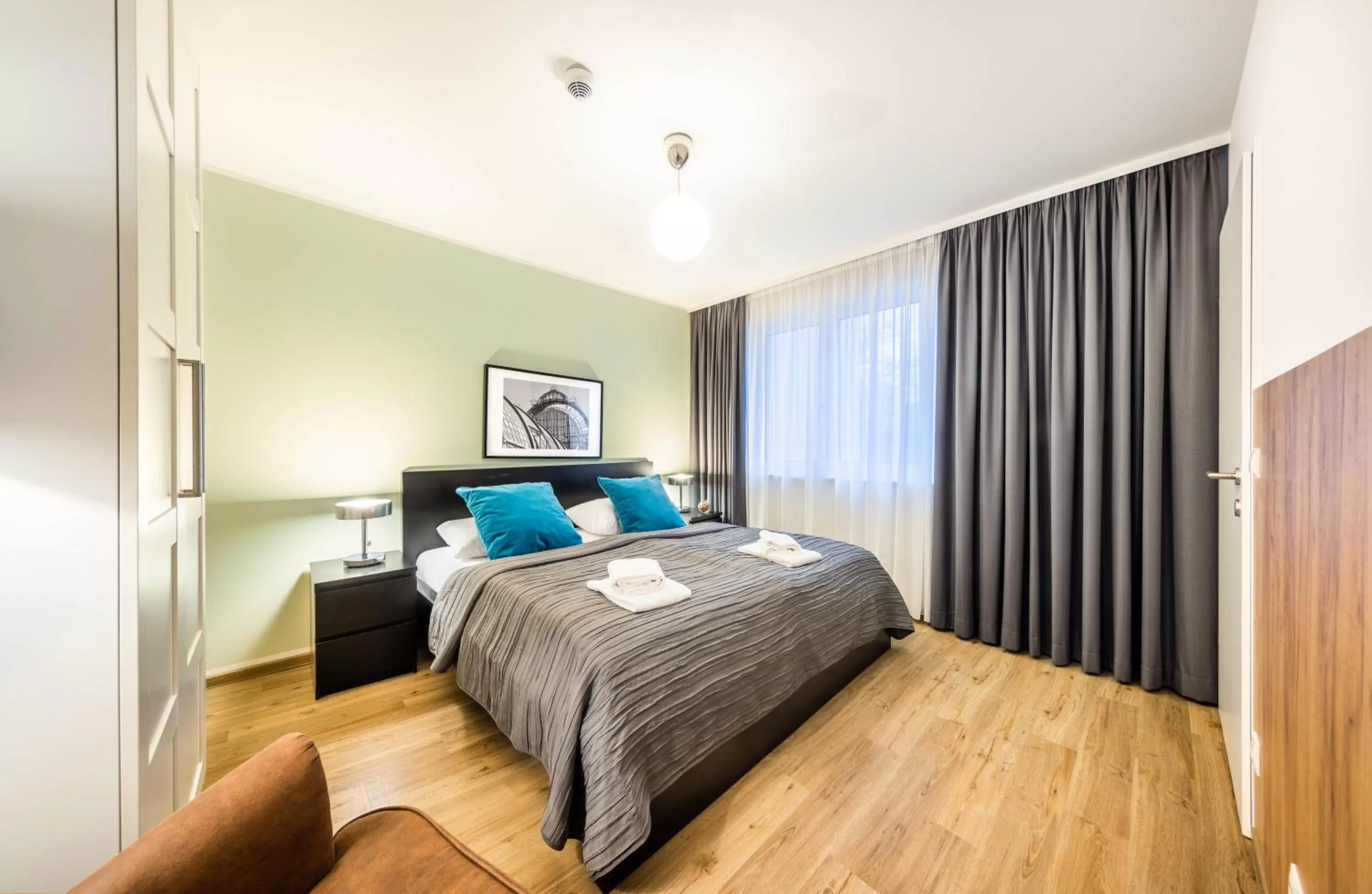 Bedroom, Bed in Jimmy's Apartments Lory