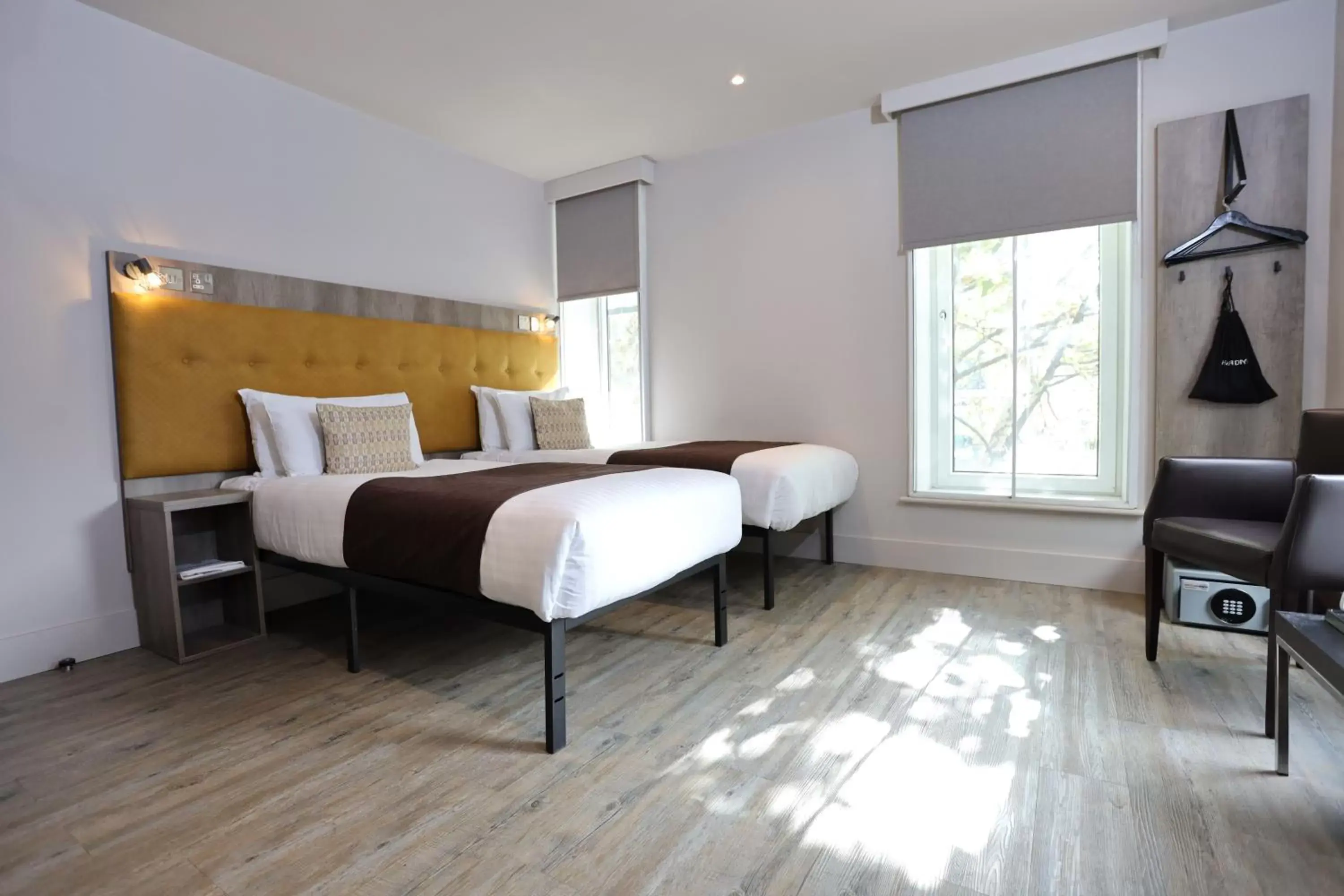 Bedroom, Bed in Euston Square Hotel