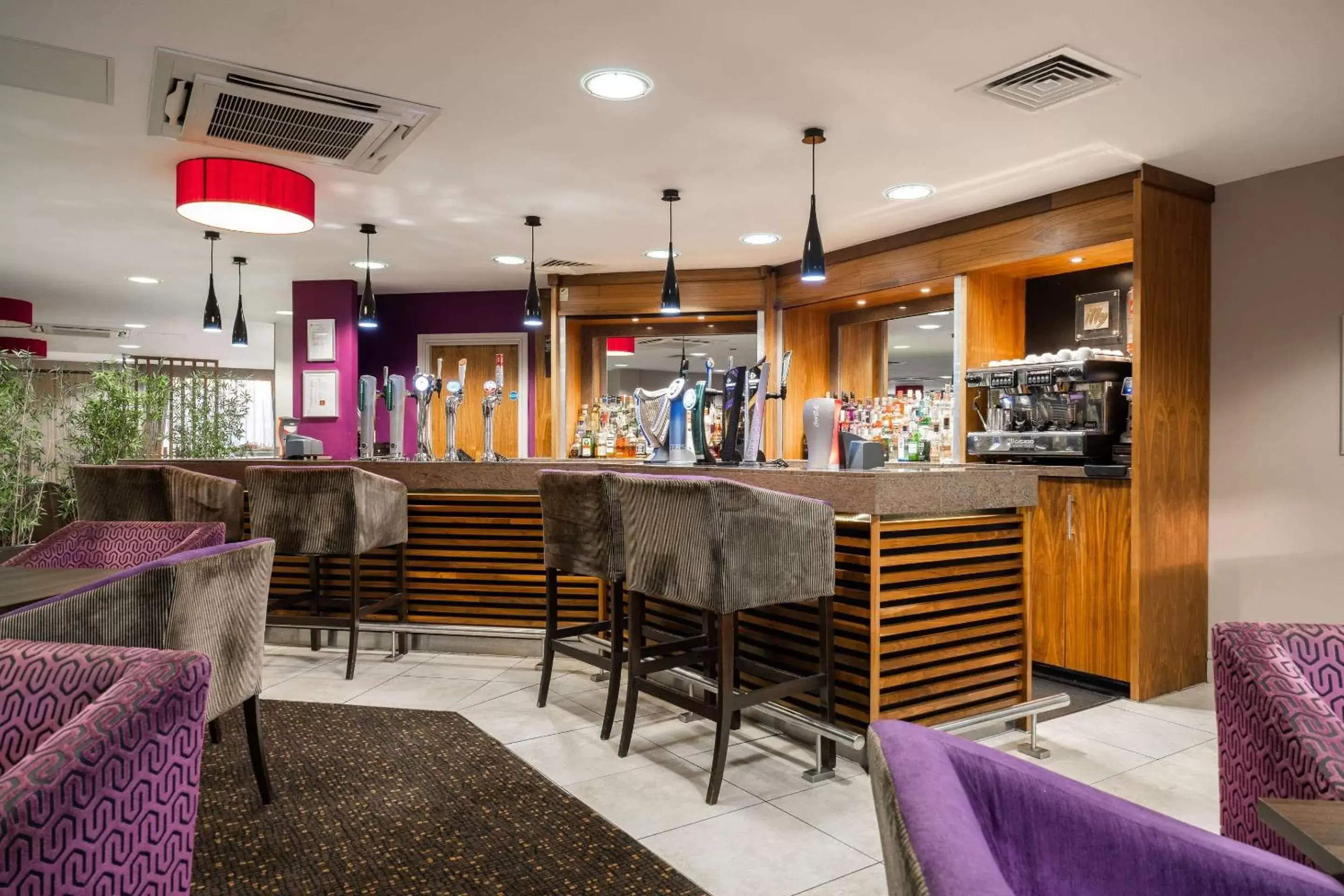 Lounge or bar, Restaurant/Places to Eat in Clarion Hotel Newcastle South