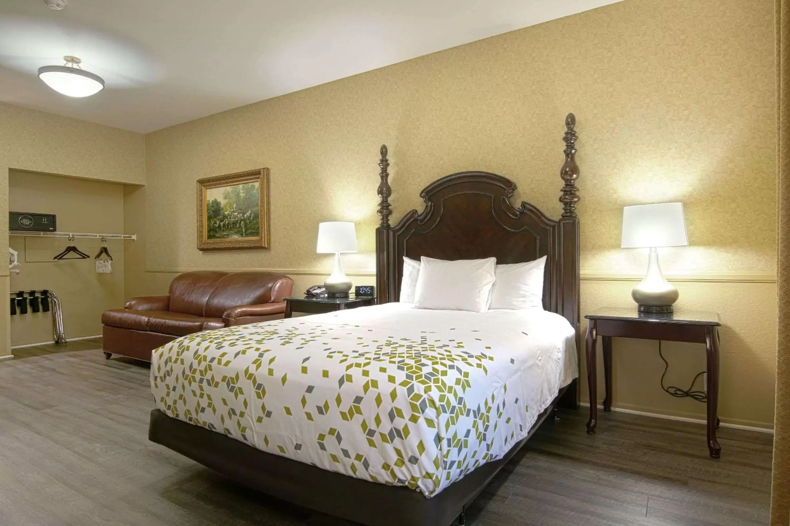 Photo of the whole room, Bed in Azure Hotel&Suites Ontario Trademark Collection by Wyndham