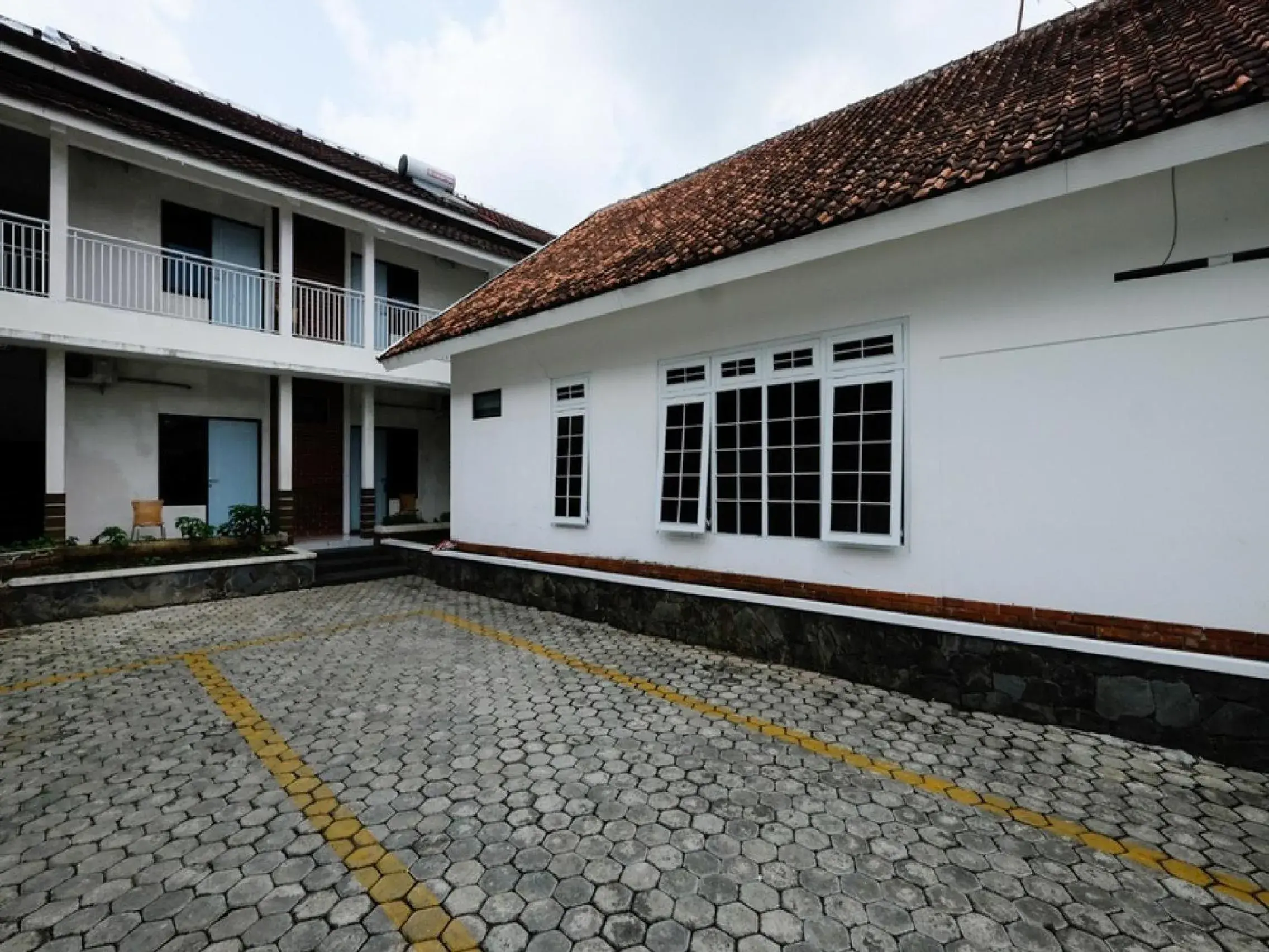 Property Building in RedDoorz near Moro Mall Purwokerto