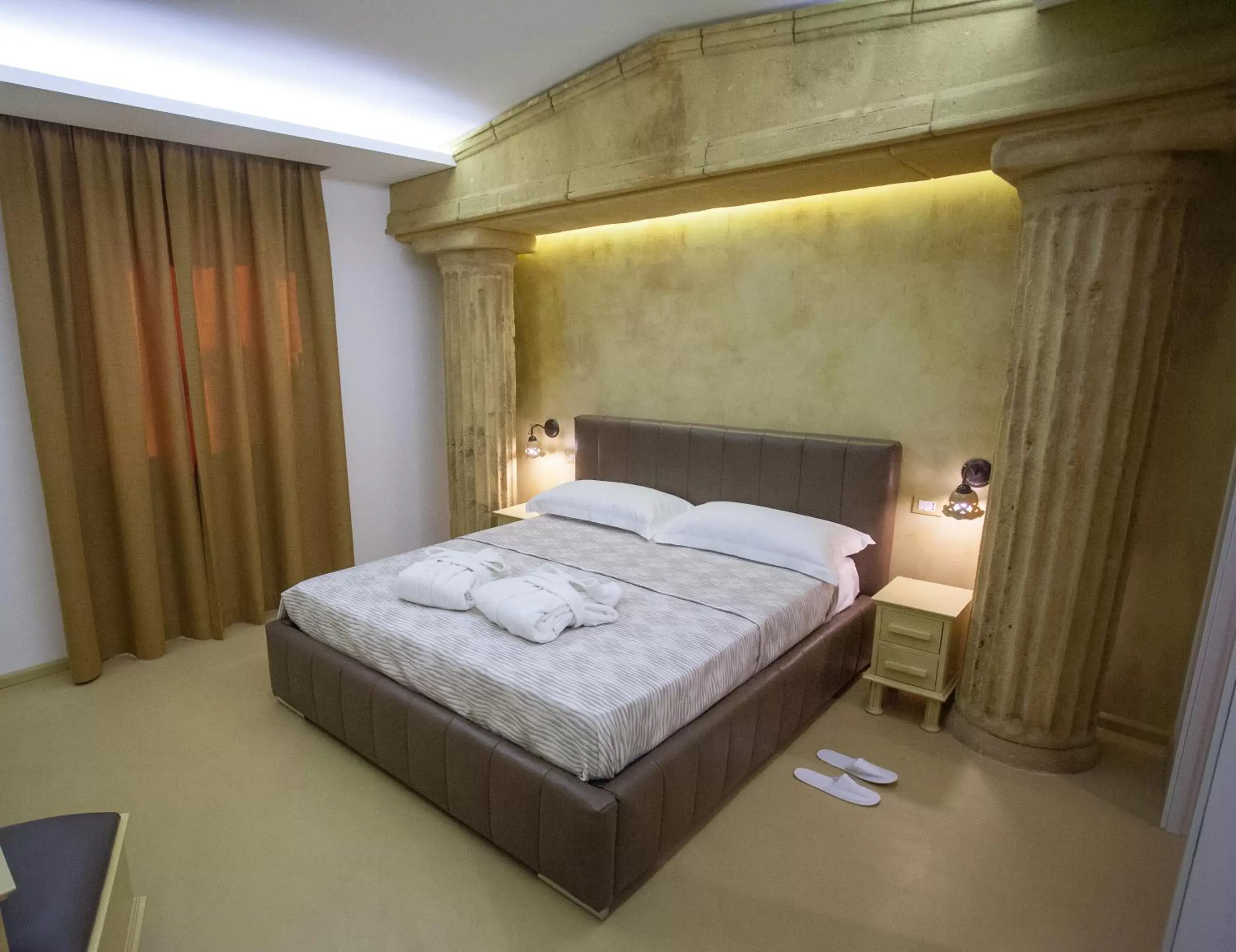 Photo of the whole room, Bed in Tra Le Braccia di Morfeo