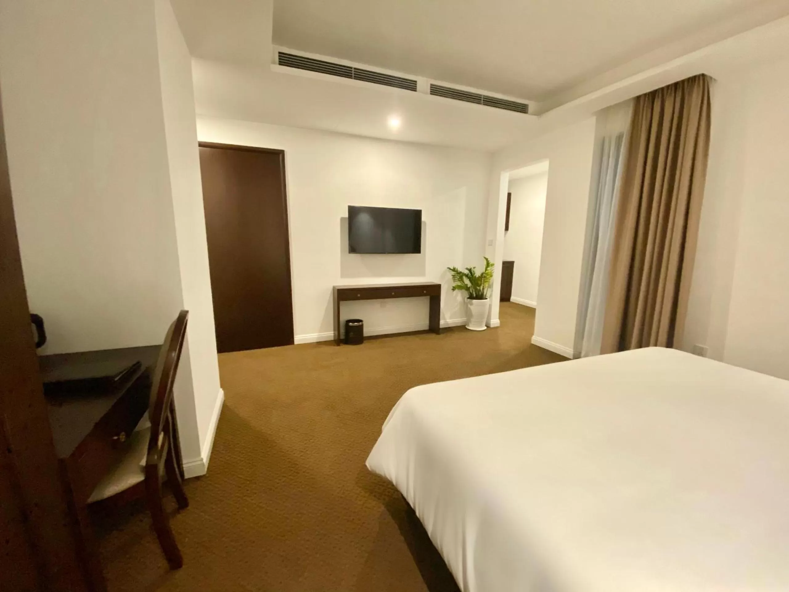 View (from property/room), Bed in Marigold Hotel Hanoi