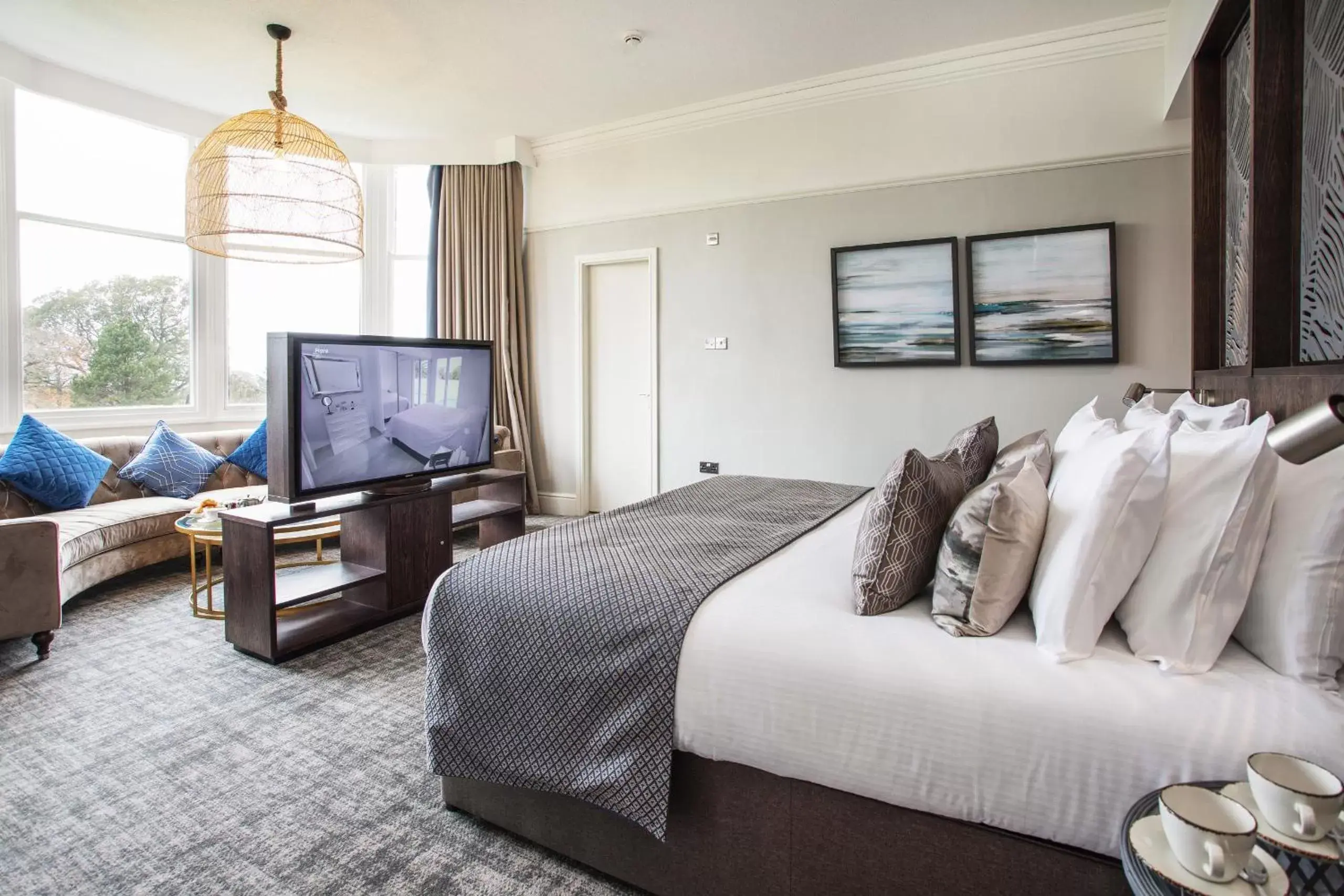 Bedroom, TV/Entertainment Center in Castle Green Hotel In Kendal, BW Premier Collection