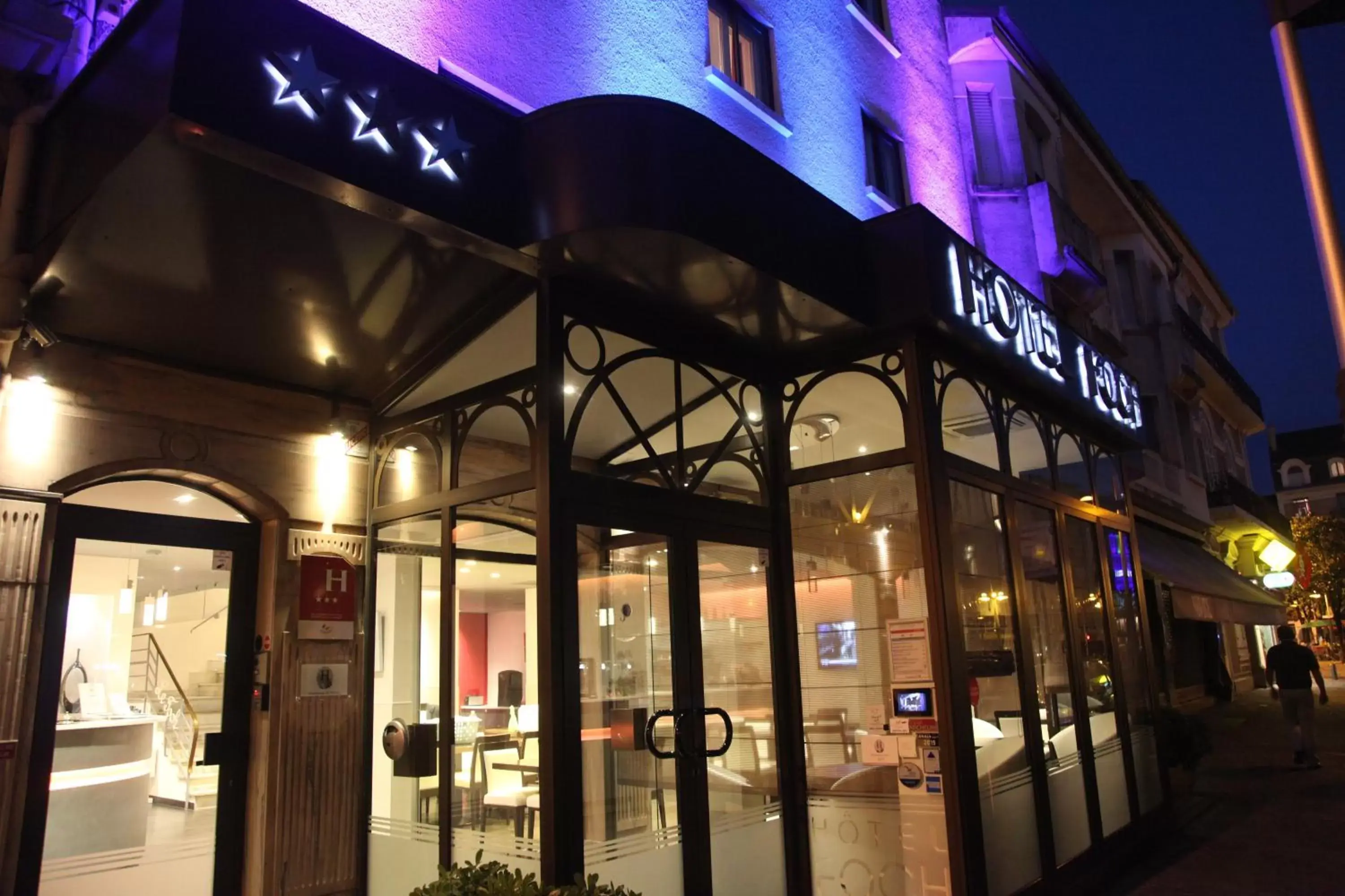 Facade/entrance, Property Building in Hôtel Foch