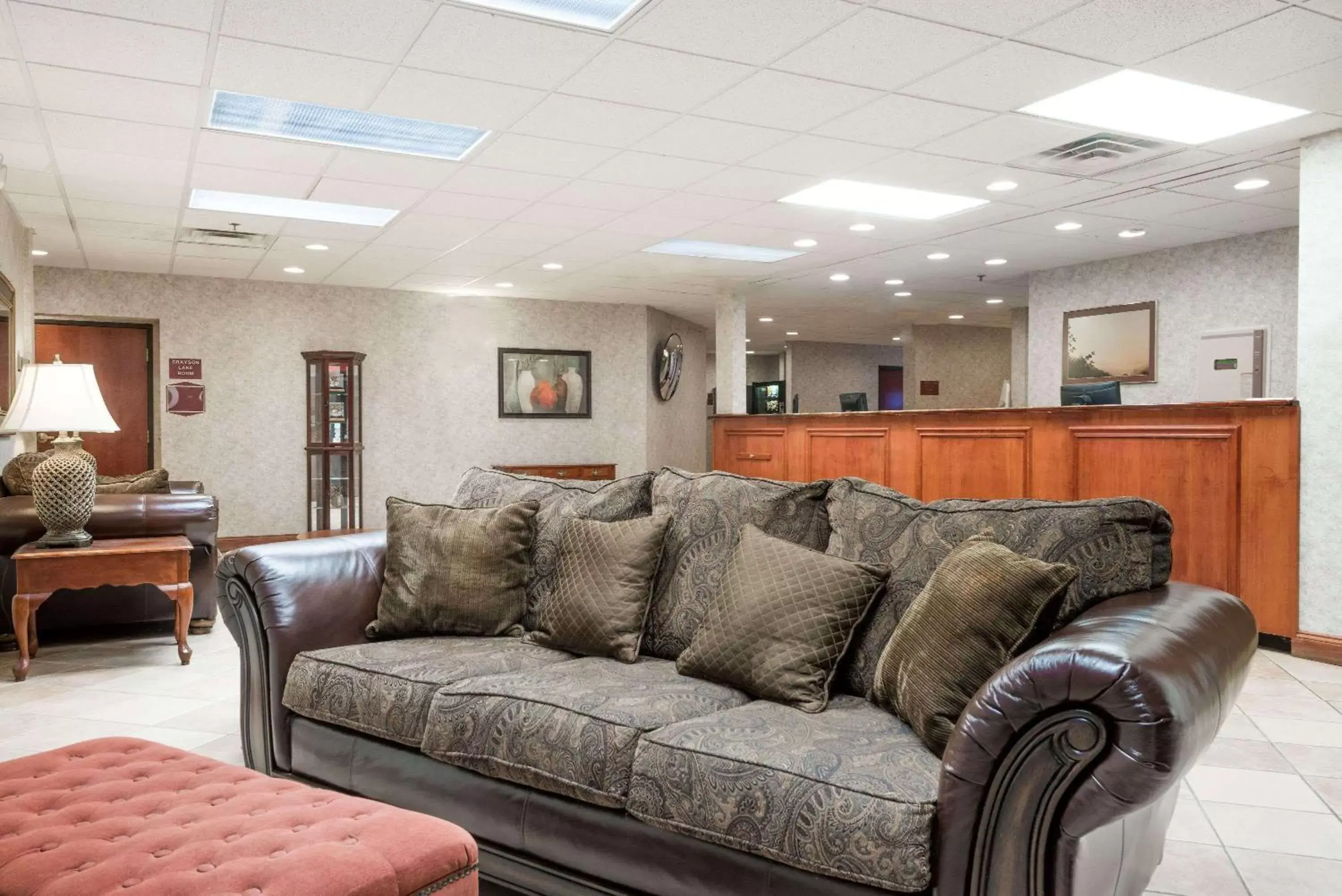 Lobby or reception in Super 8 by Wyndham Grayson Lobby or reception in Super 8 by Wyndham Grayson