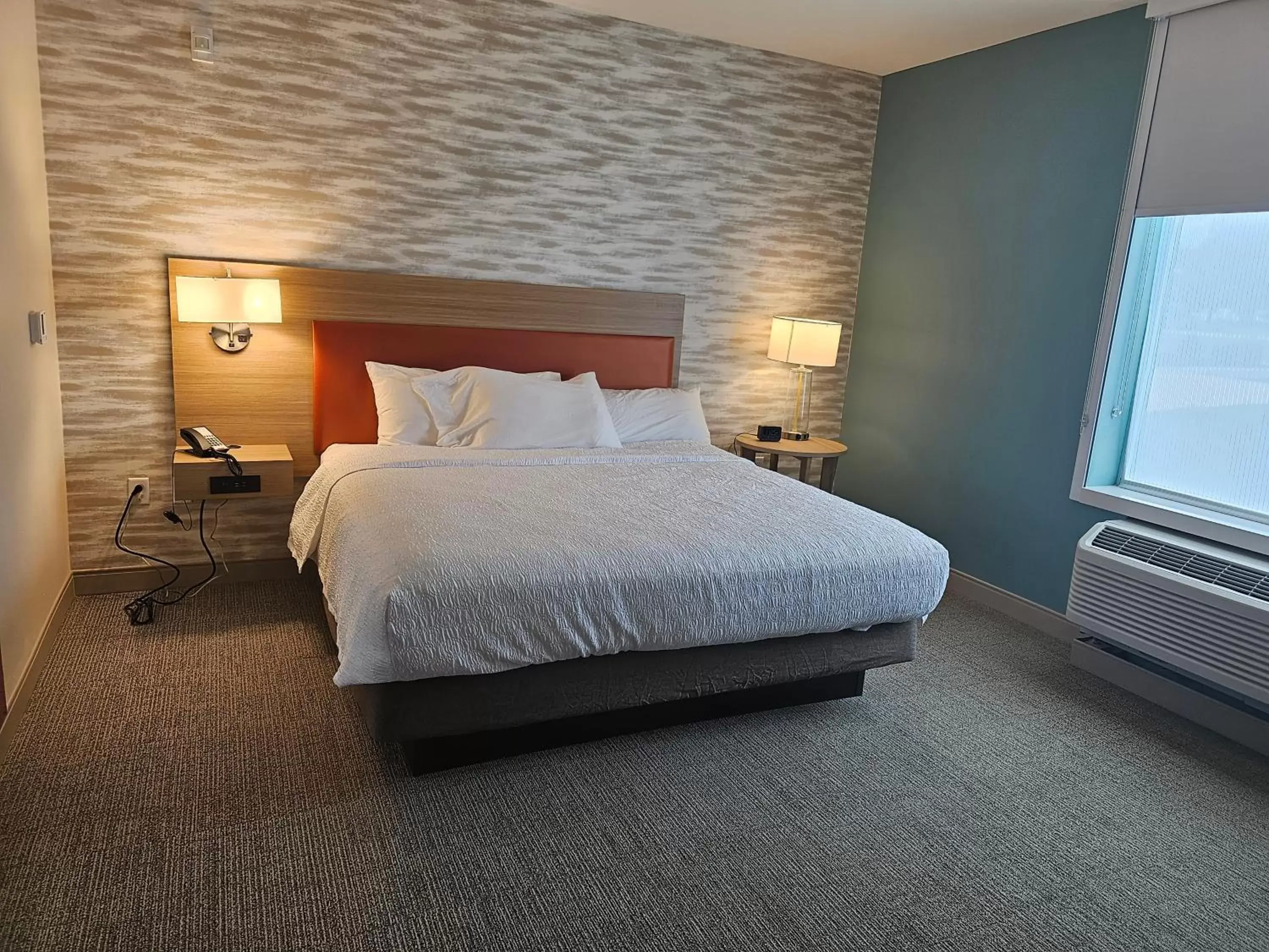 Bedroom, Bed in Home2 Suites By Hilton Allentown Bethlehem Airport