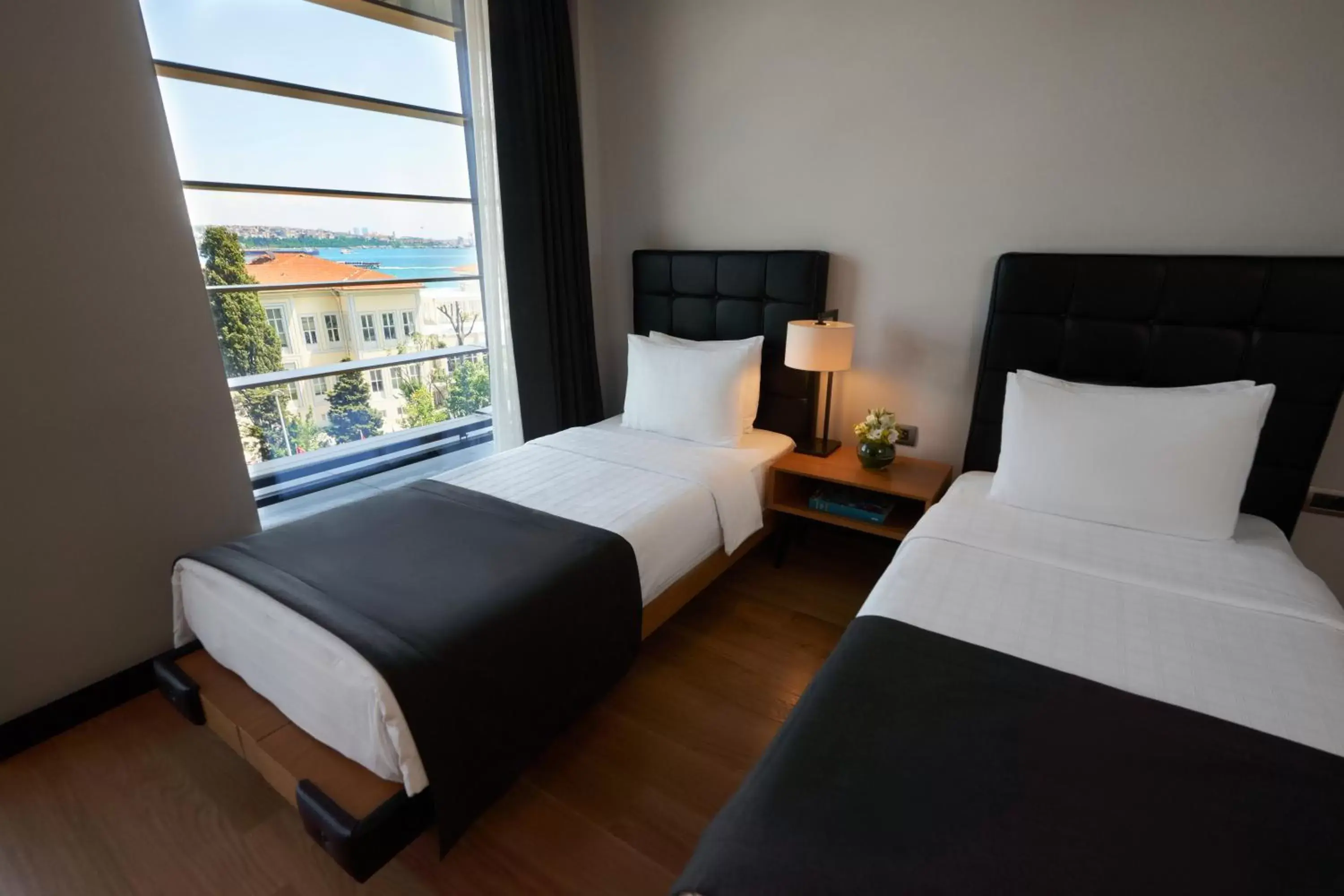 Bed in Metropolitan Hotels Bosphorus