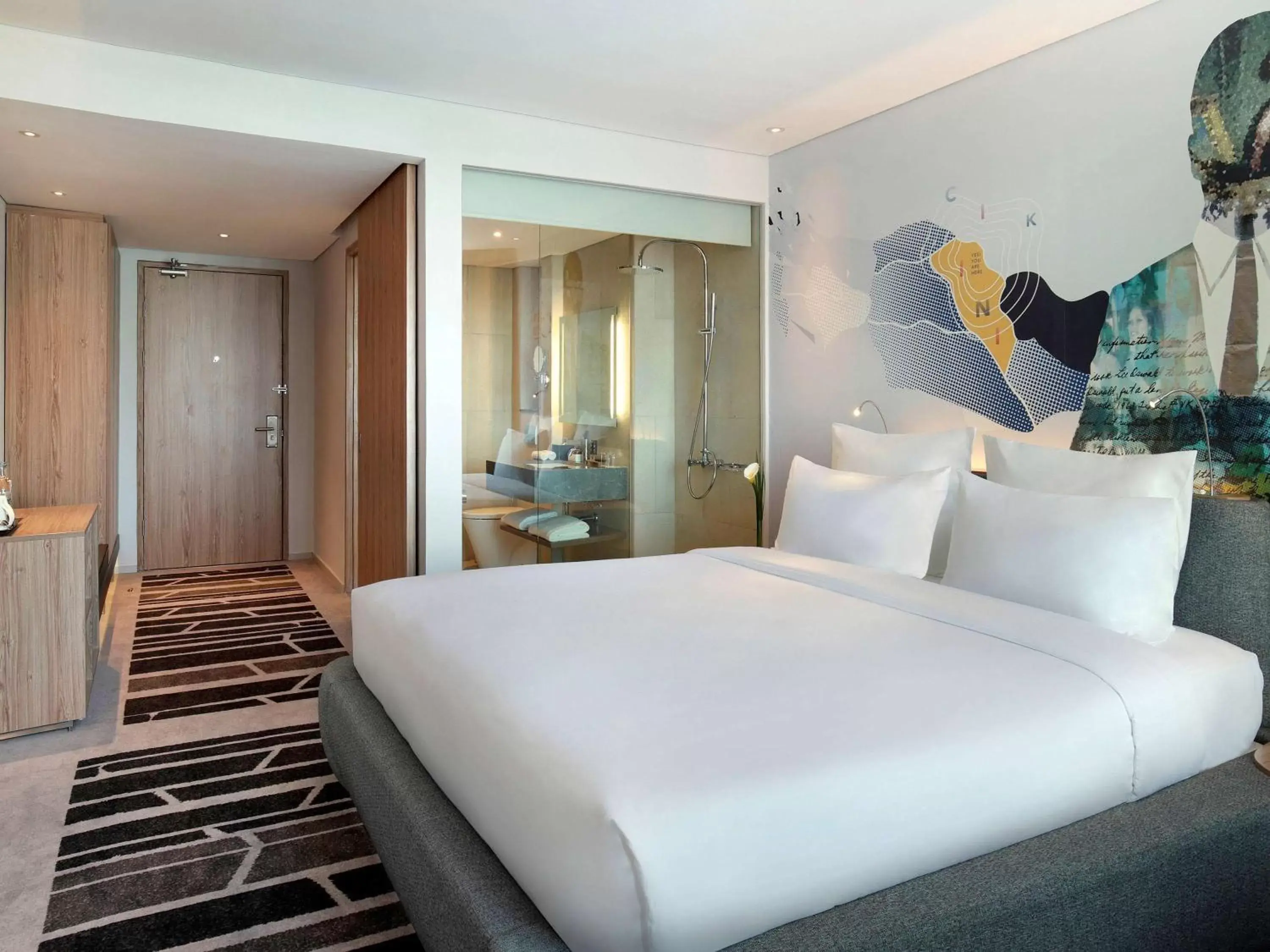 Photo of the whole room, Bed in Novotel Jakarta Cikini