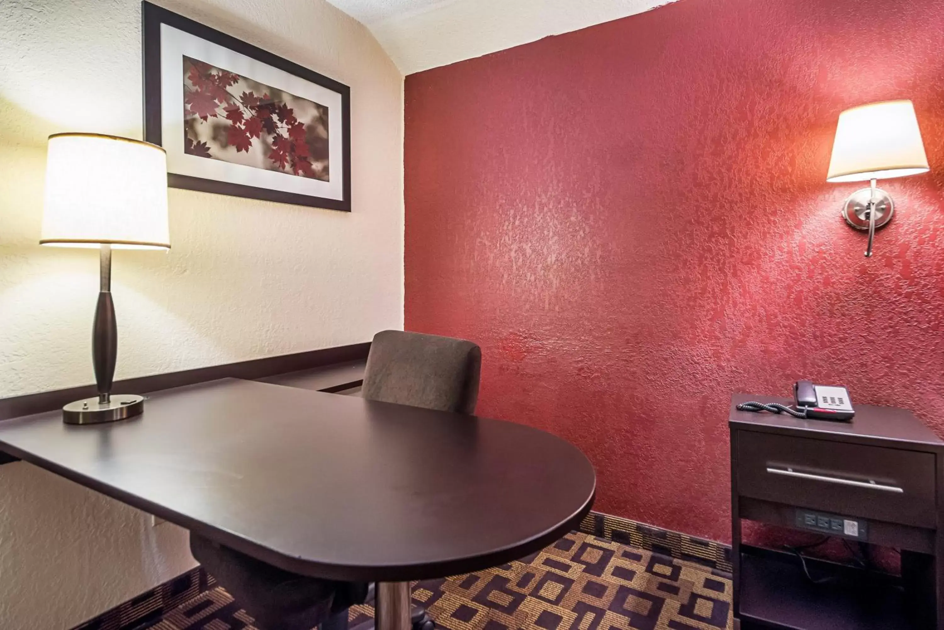 Photo of the whole room in Red Roof Inn Anderson, IN