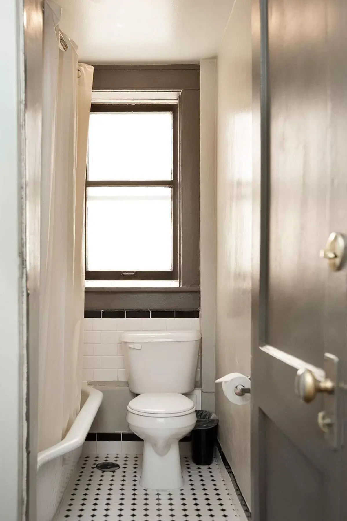 Toilet, Bathroom in Gardner Hotel