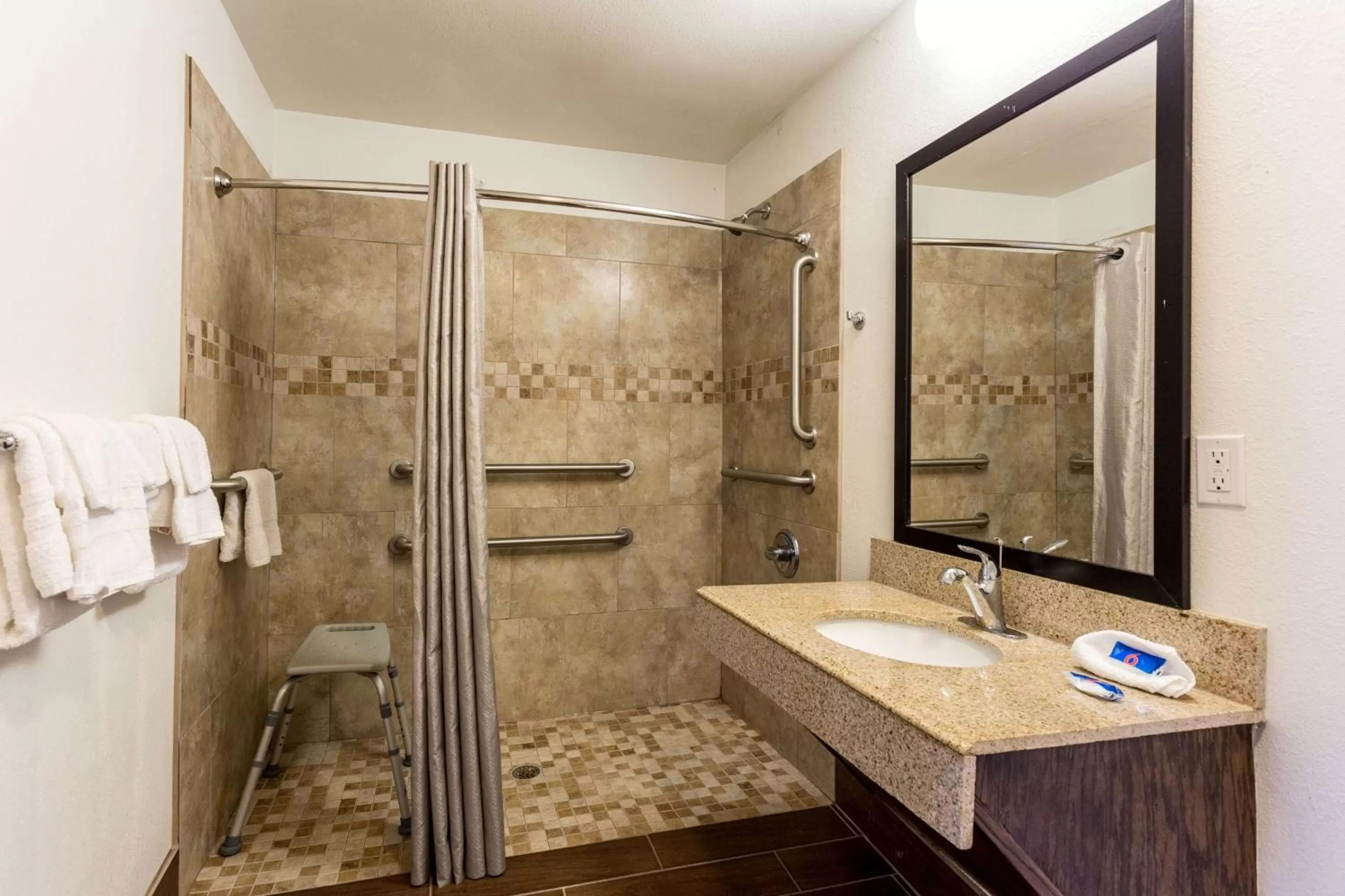 Photo of the whole room in Motel 6-Bryan, TX - College Station