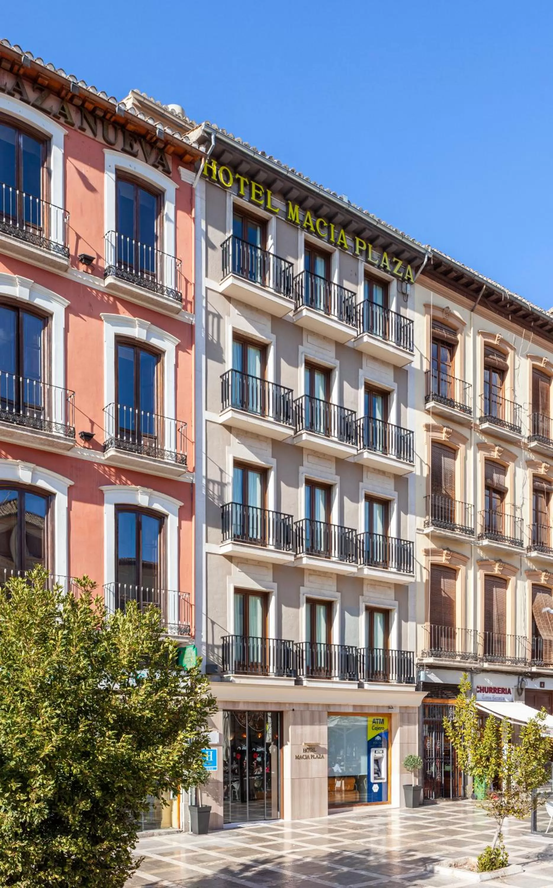 Property building in Hotel Macià Plaza