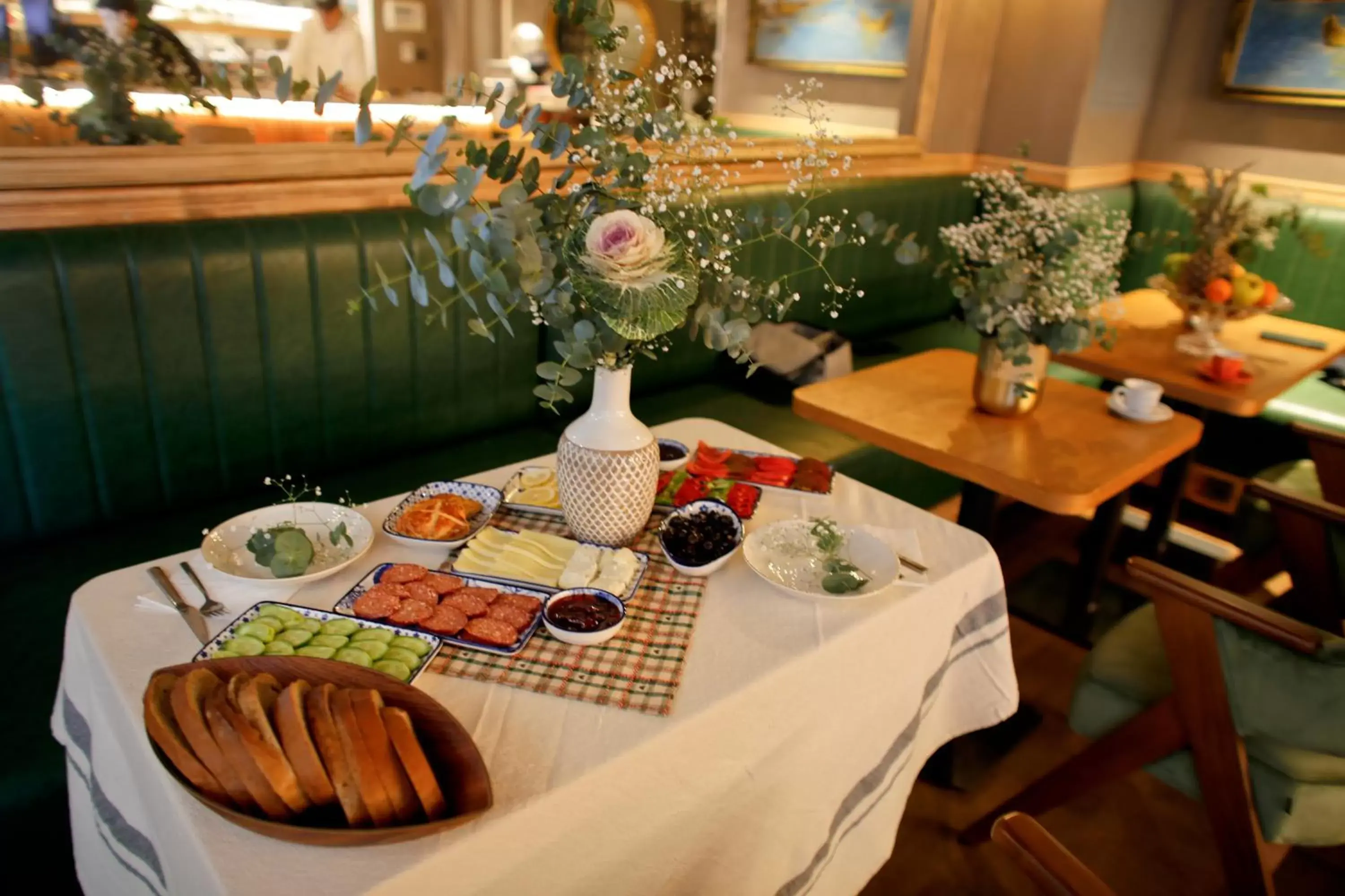 Breakfast, Restaurant/Places to Eat in Aleksandr Pera Hotel