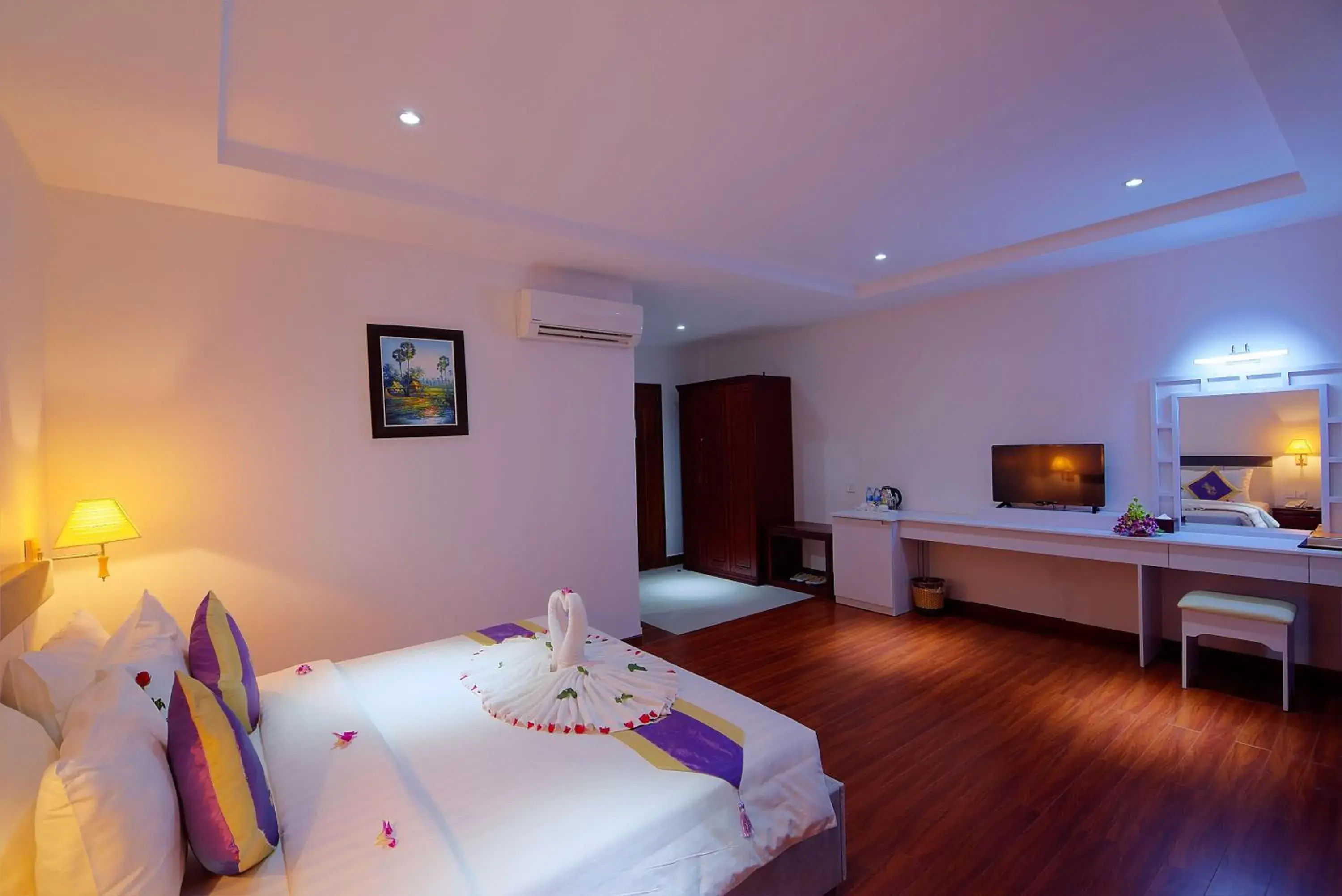 TV and multimedia, Bed in Starry Angkor Hotel