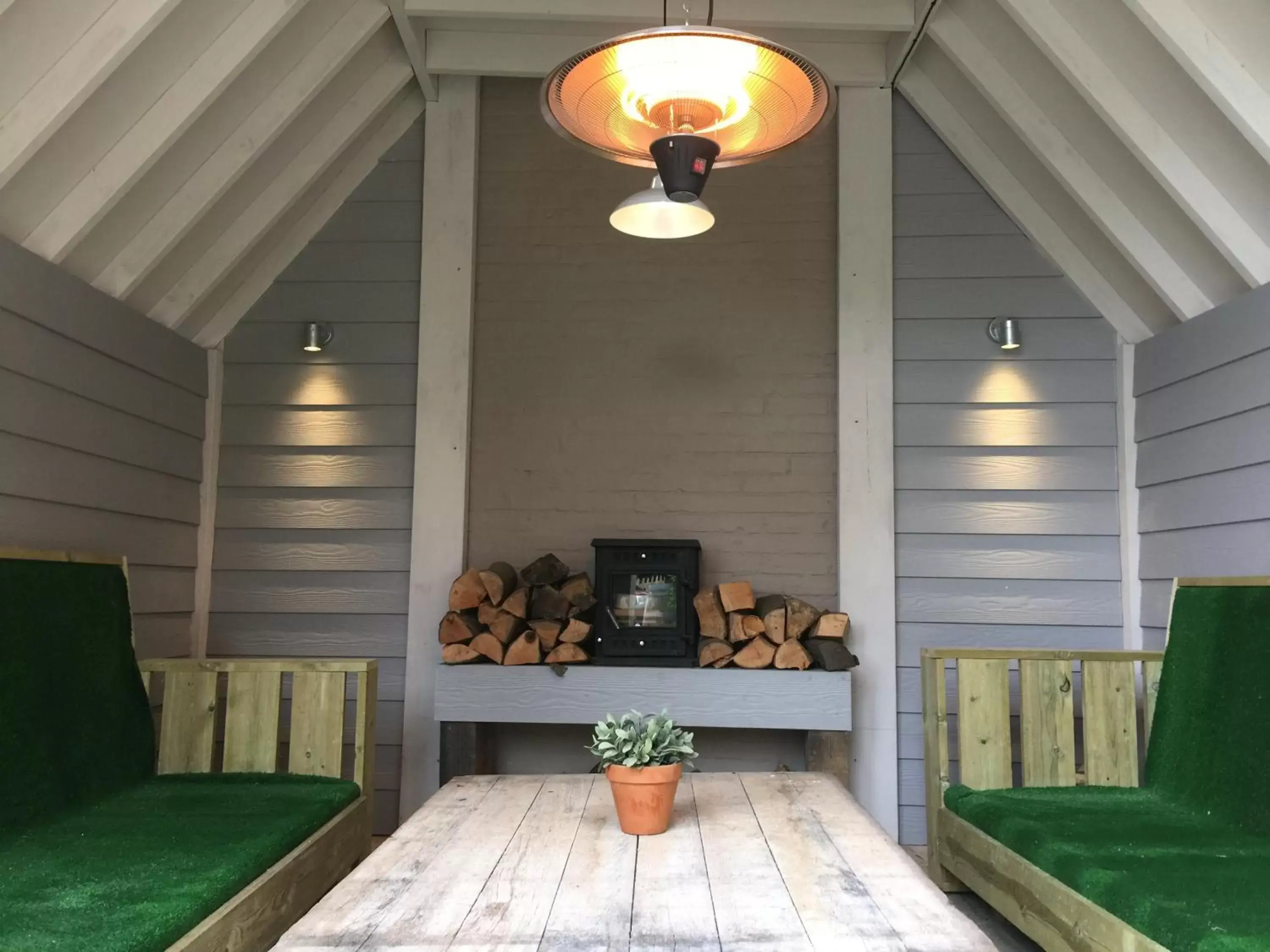 Living room, Seating Area in The Windmill Inn