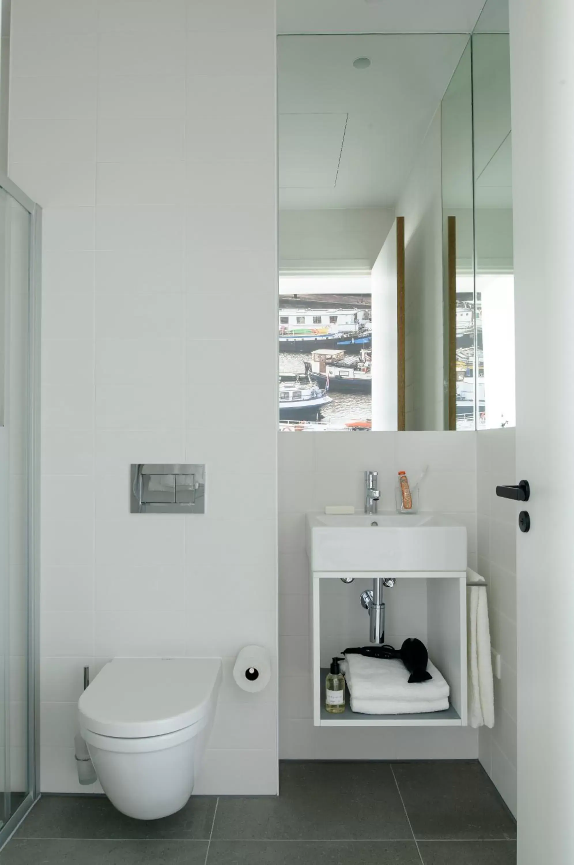 Bathroom, Coffee/Tea Facilities in Eric Vökel Boutique Apartments - Amsterdam Suites