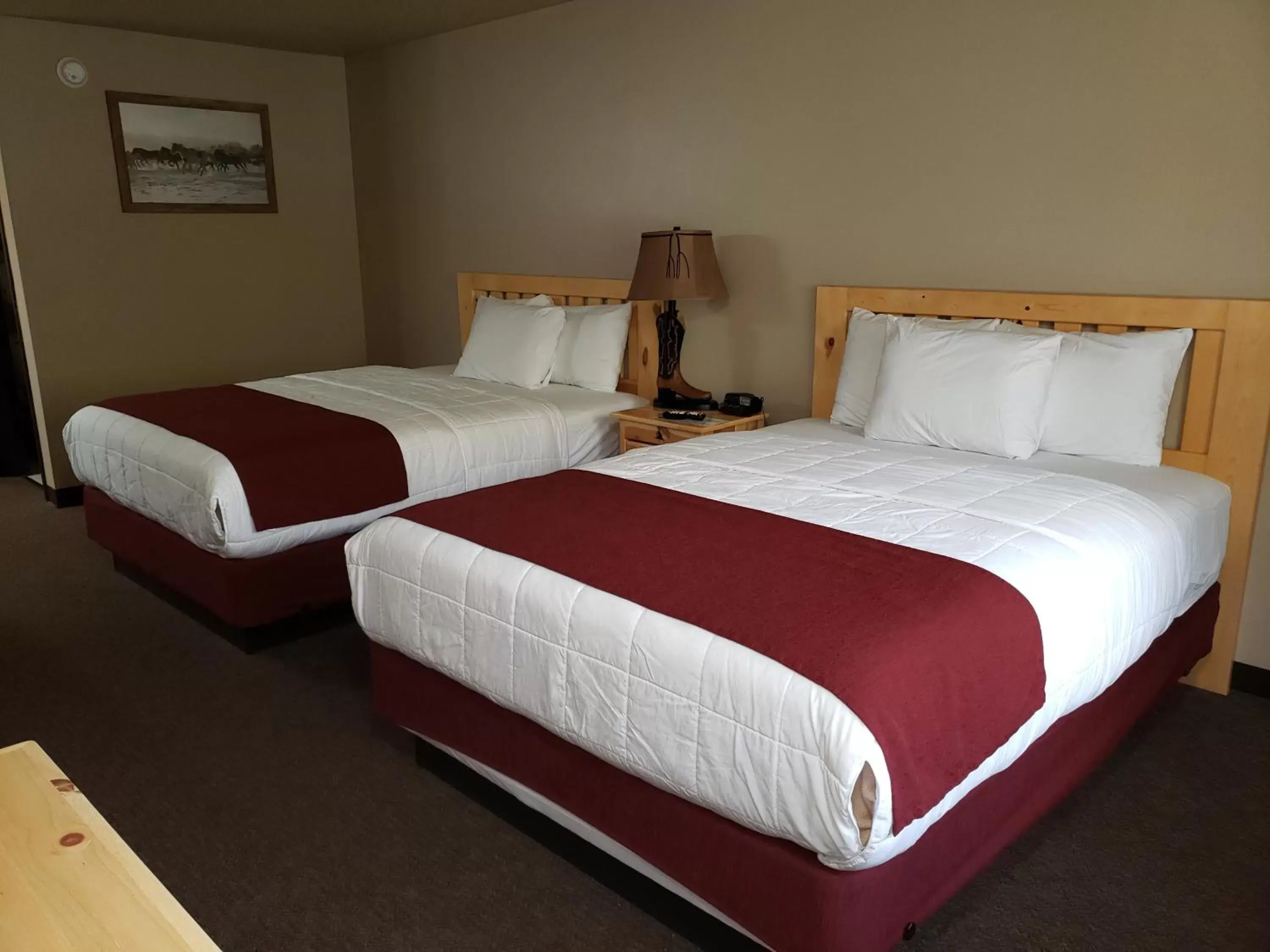 Bedroom, Bed in Woodside Dells Hotel & Suites