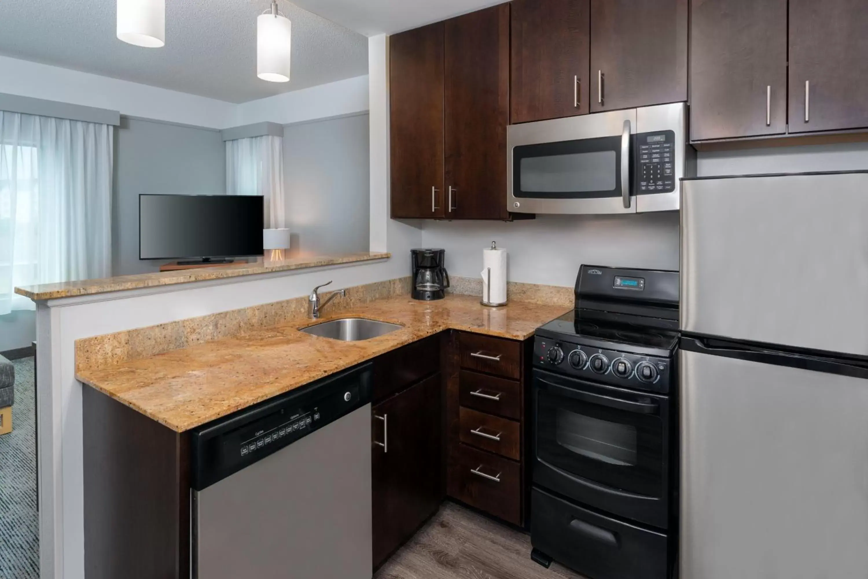 Kitchen or kitchenette, Kitchen/Kitchenette in TownePlace Suites Buffalo Airport