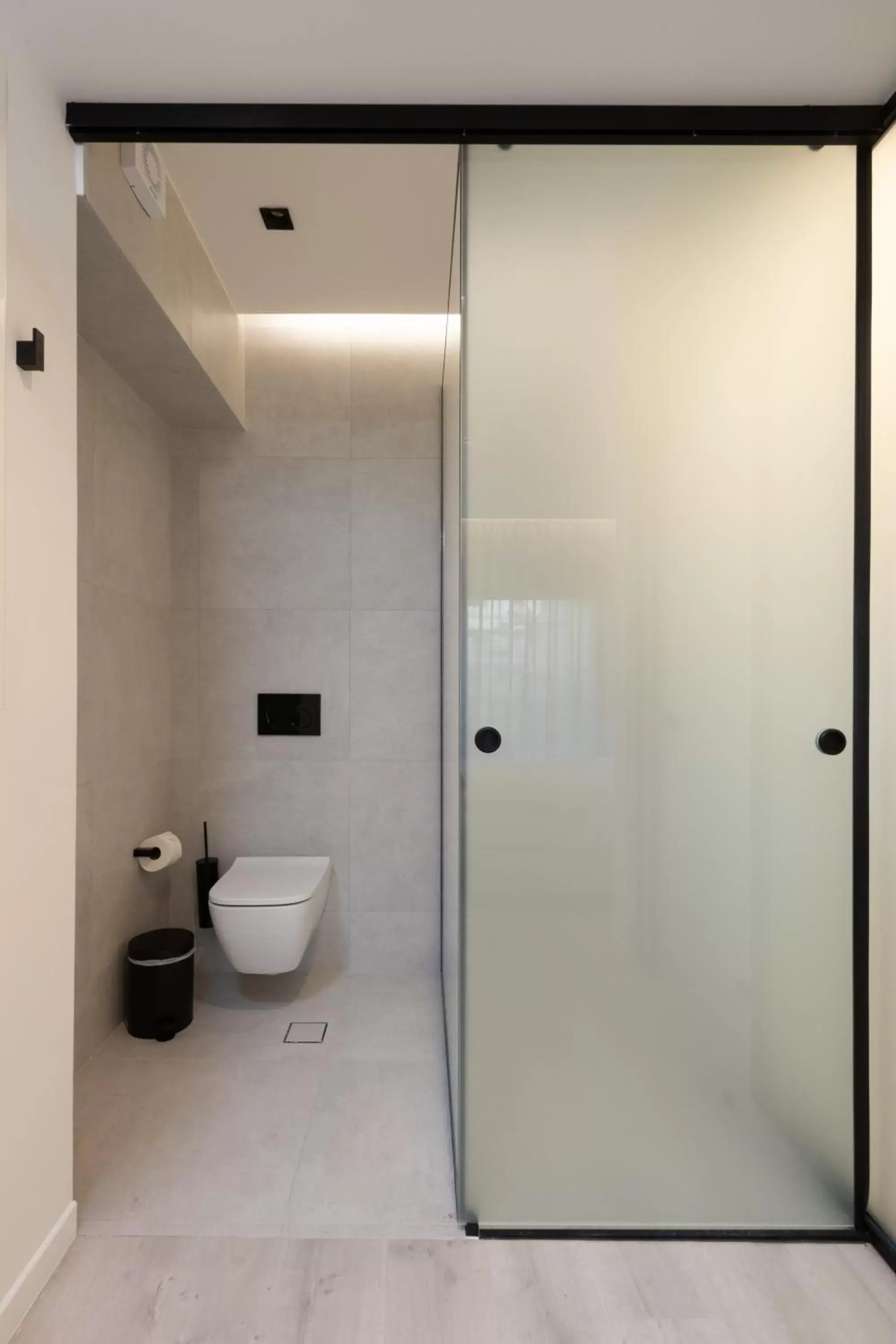 Toilet, Bathroom in LUX&EASY Athens Metro Suites