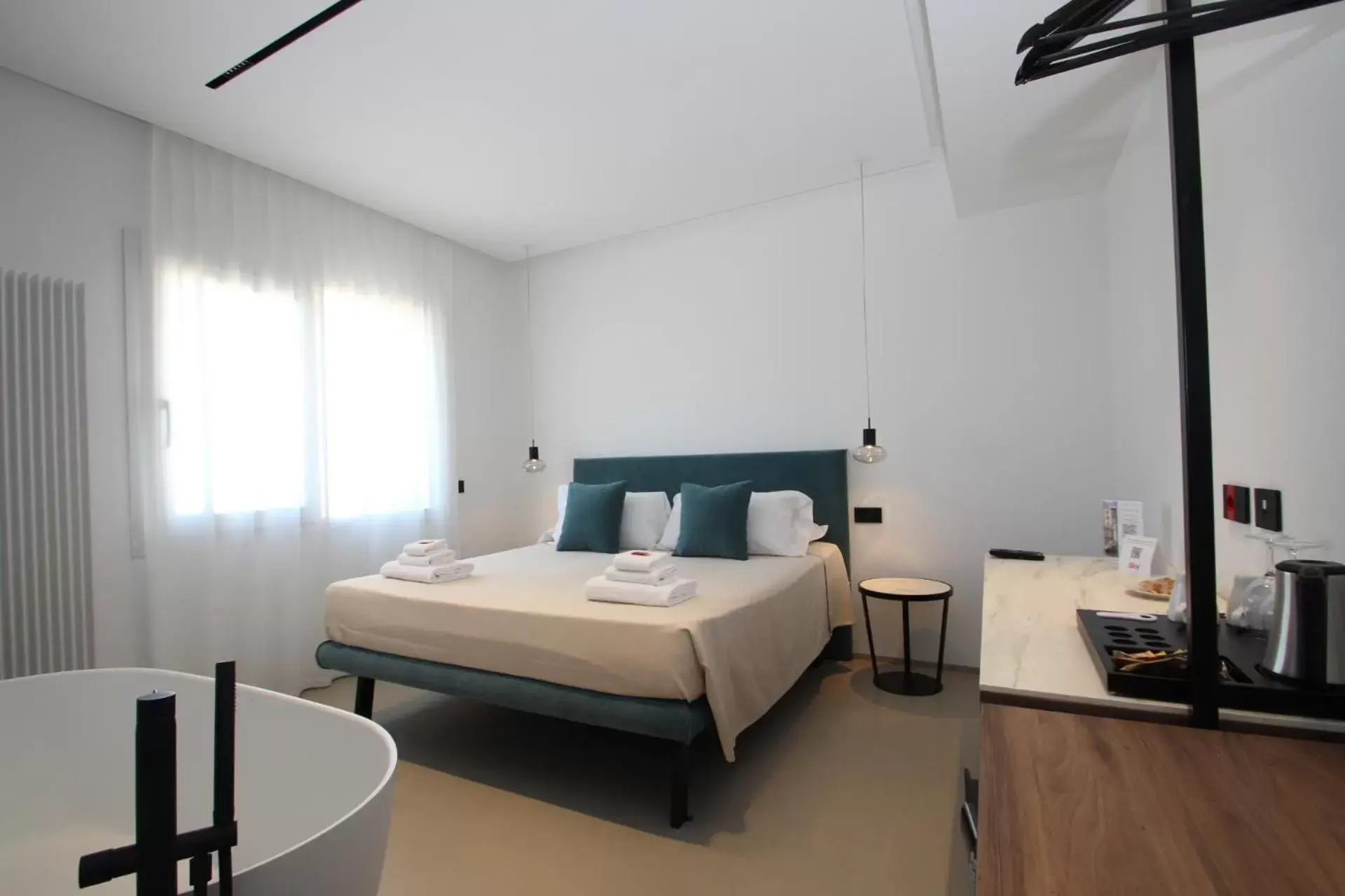 Bedroom, Bed in B&B Le Suites di Costanza