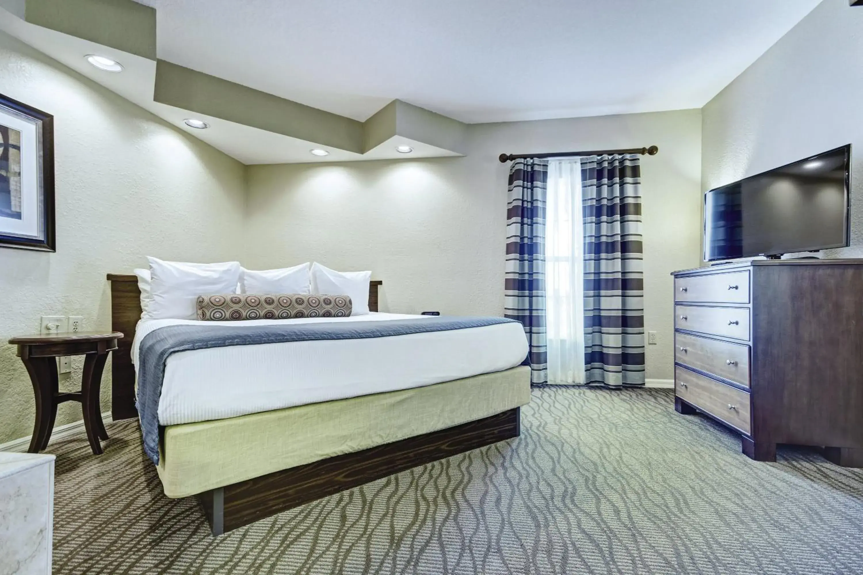 Photo of the whole room, Bed in Club Wyndham Star Island