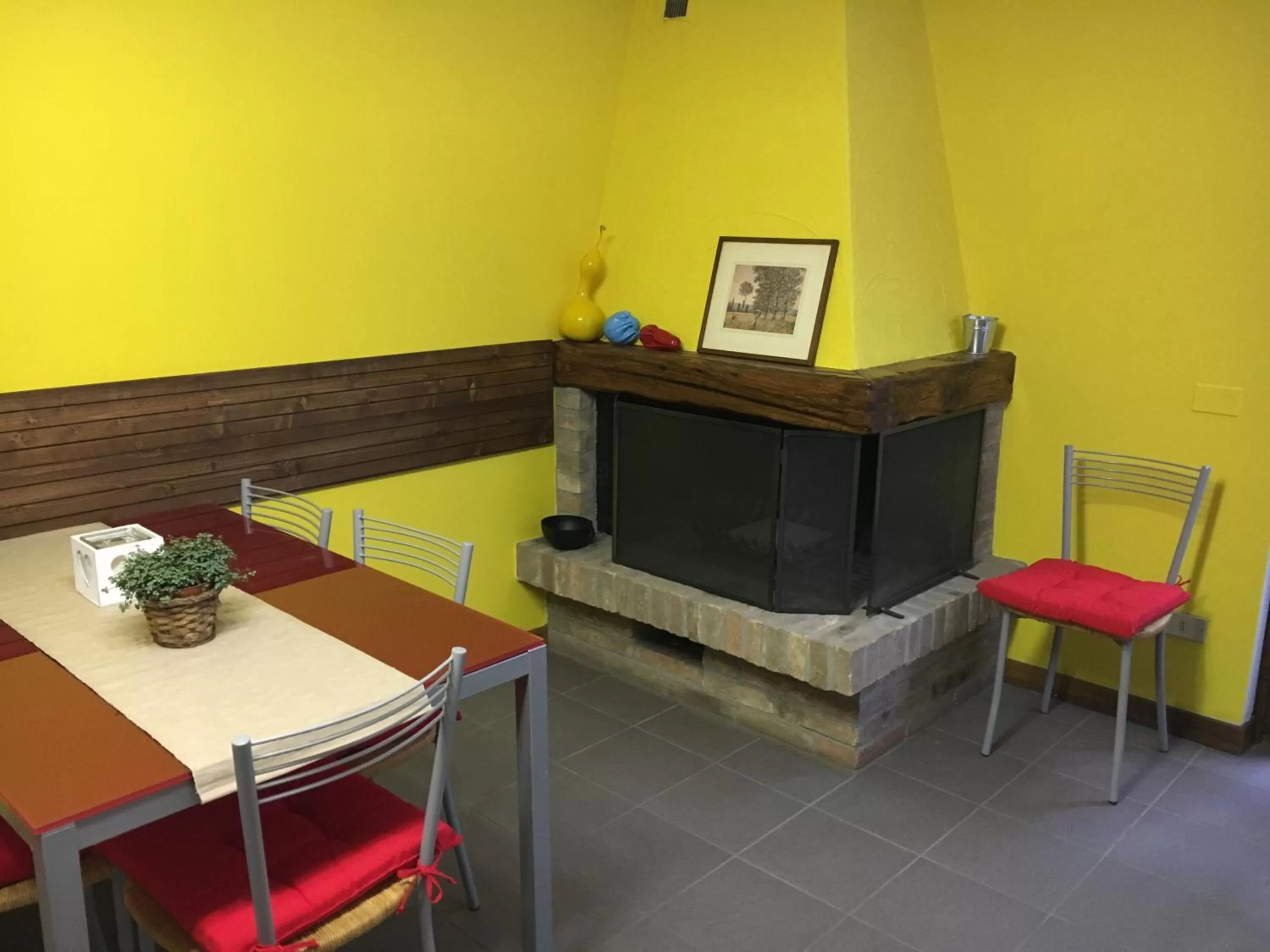 Communal lounge/ TV room in Elleboro