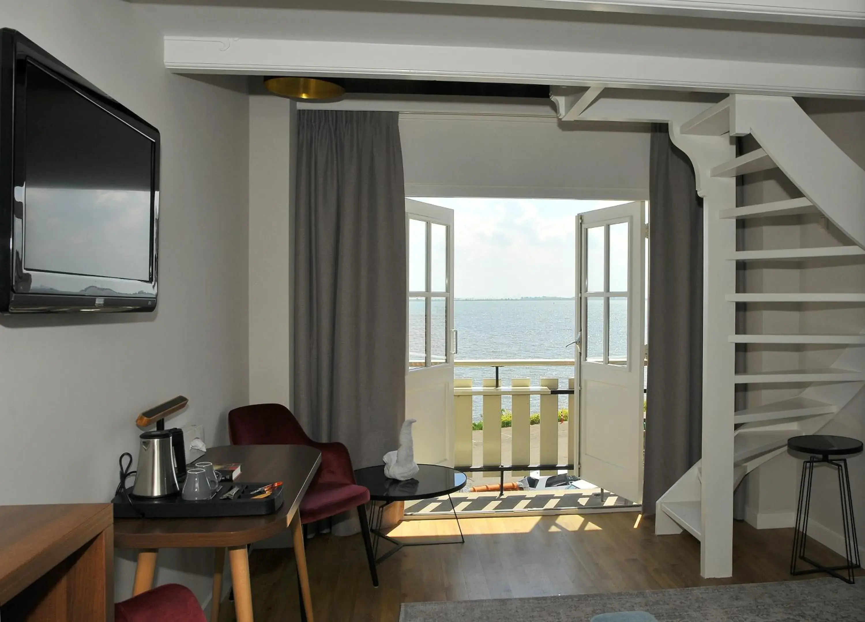 View (from property/room), TV/Entertainment Center in Hotel Spaander, BW Signature Collection
