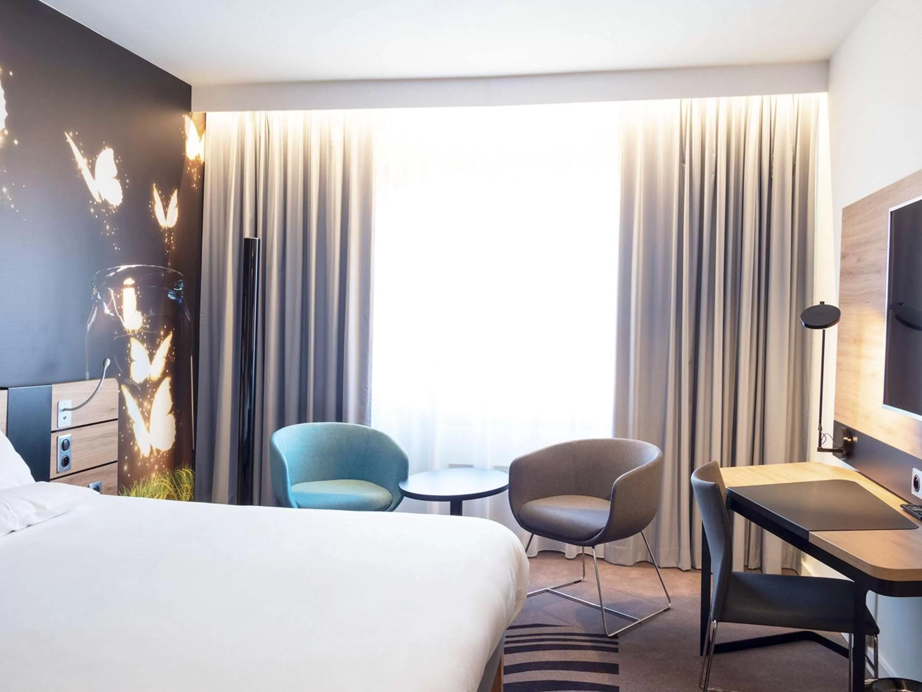 Photo of the whole room, Bed in Novotel Katowice Centrum