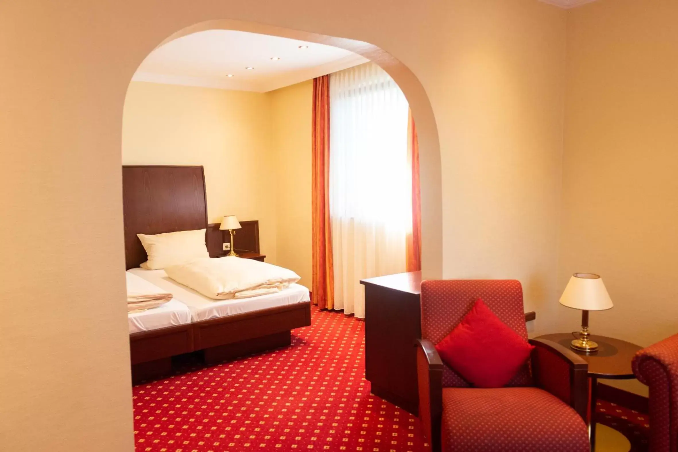 Comfort Triple Room with Garden View in Hotel Haus am Zoo Comfort Triple Room with Garden View in Hotel Haus am Zoo