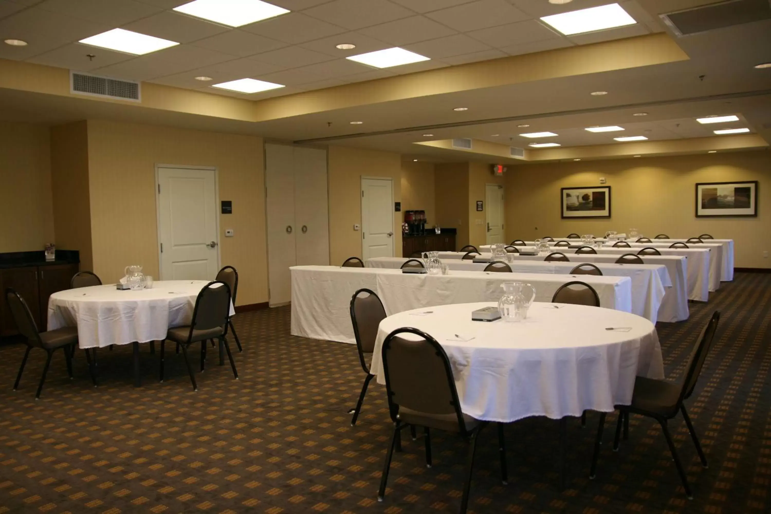 Meeting/conference room in Hampton Inn Brighton