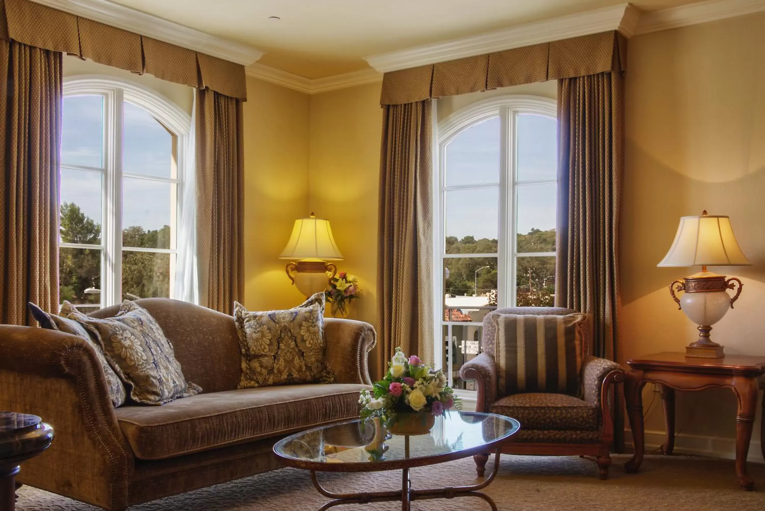 Seating Area in Carlton Hotel