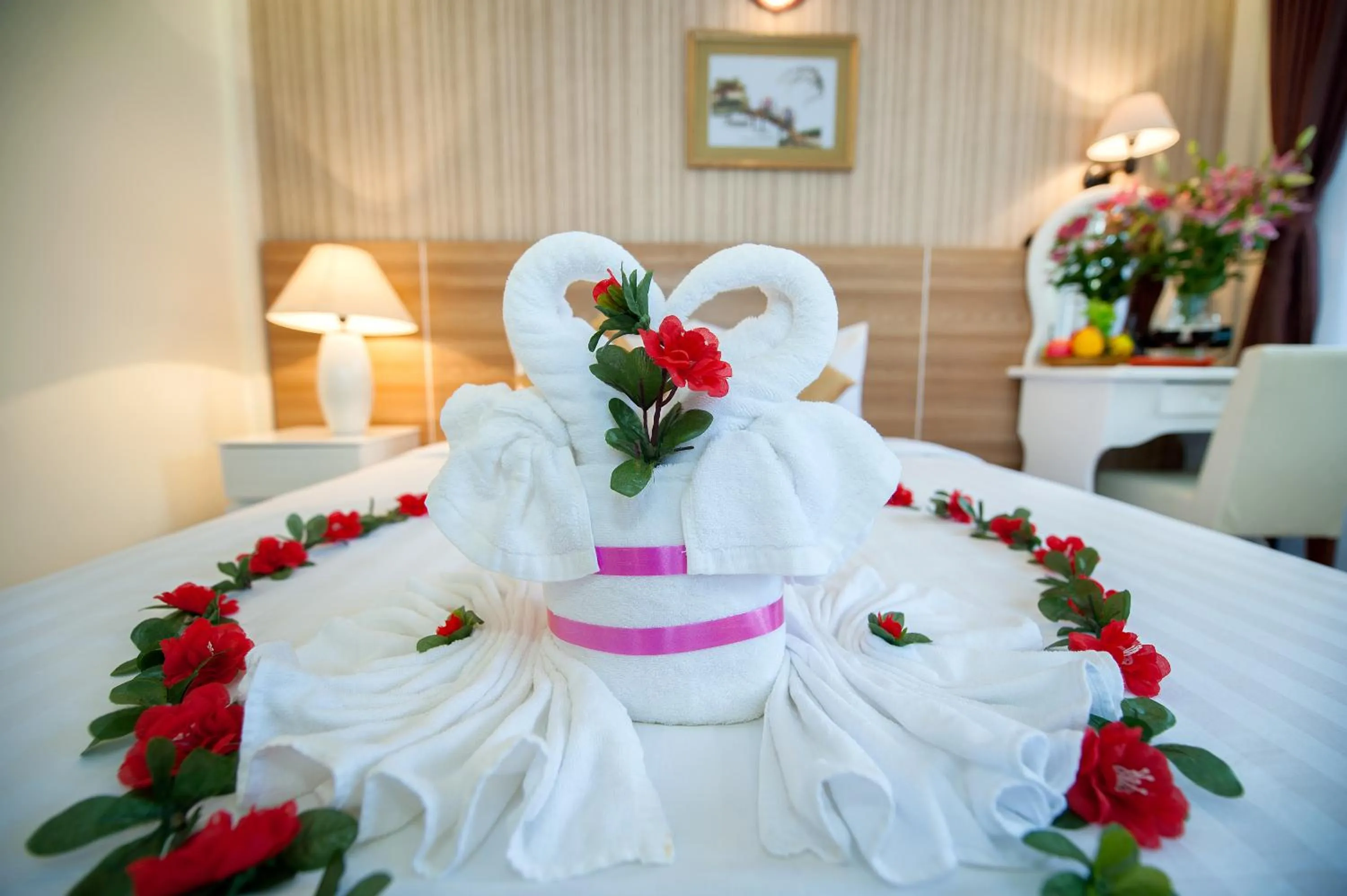 Living room, Bed in Palm Beach Hotel