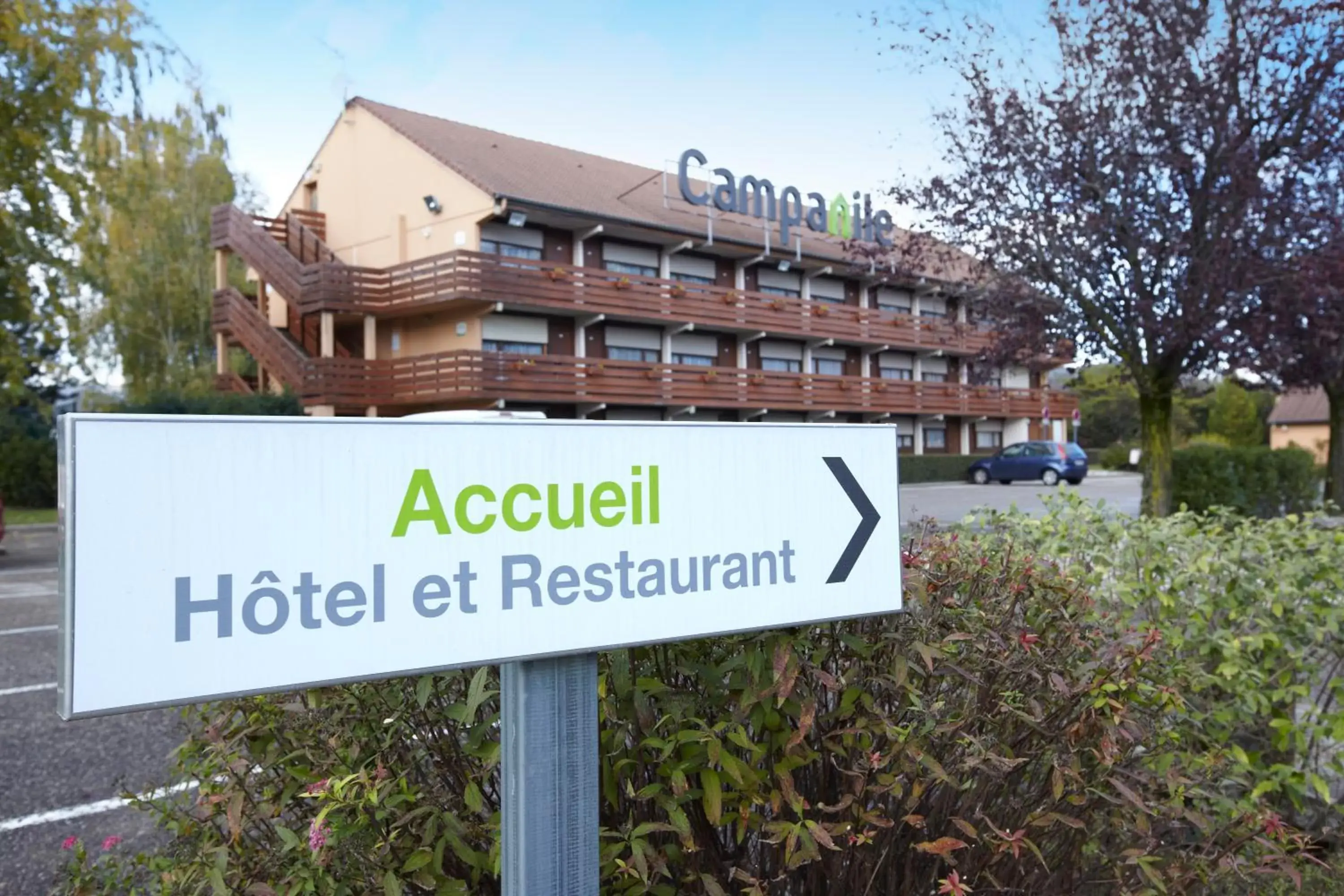 Facade/entrance, Property Building in Campanile Grenoble Nord - Moirans-Voreppe