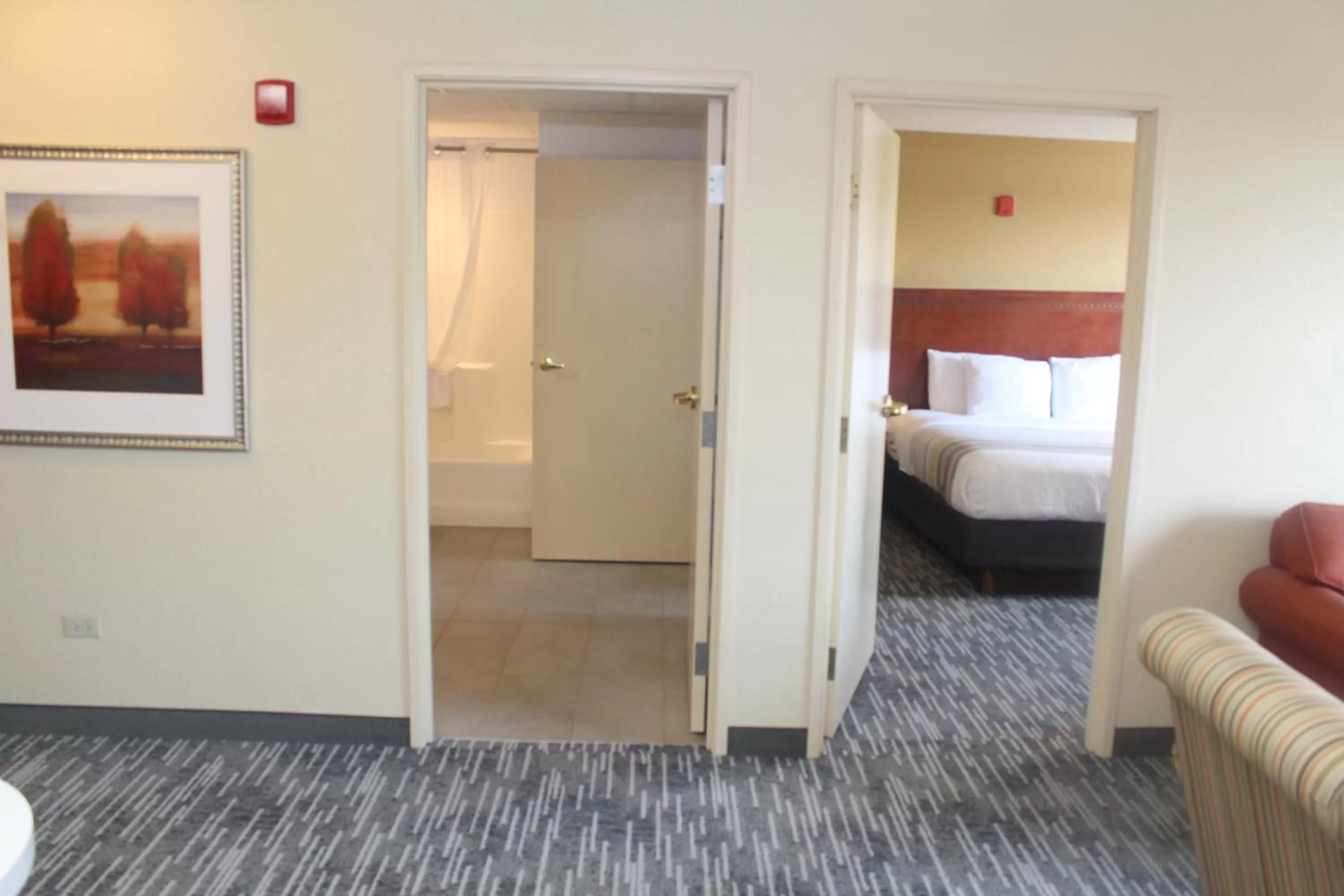 Photo of the whole room, Bed in Country Inn & Suites by Radisson, Crystal Lake, IL