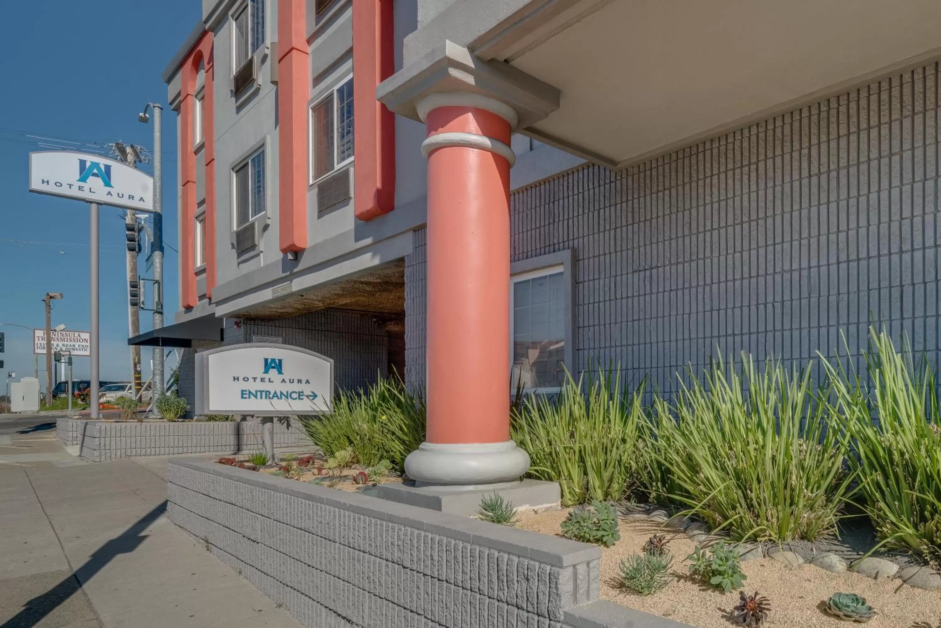 Facade/entrance in Hotel Aura SFO Airport FREE SHUTTLE