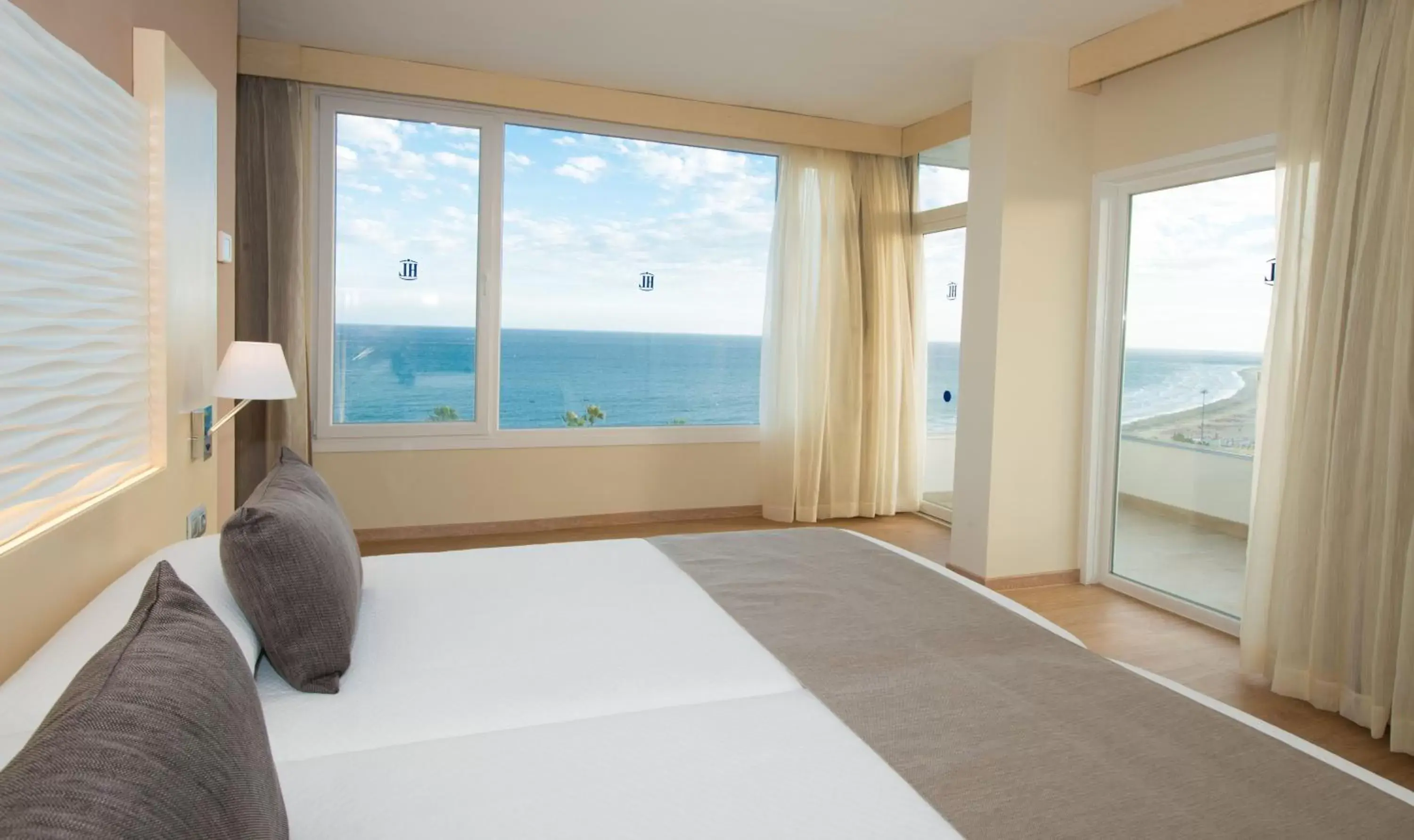 Sea view in HL Suitehotel Playa del Inglés - Adults Only