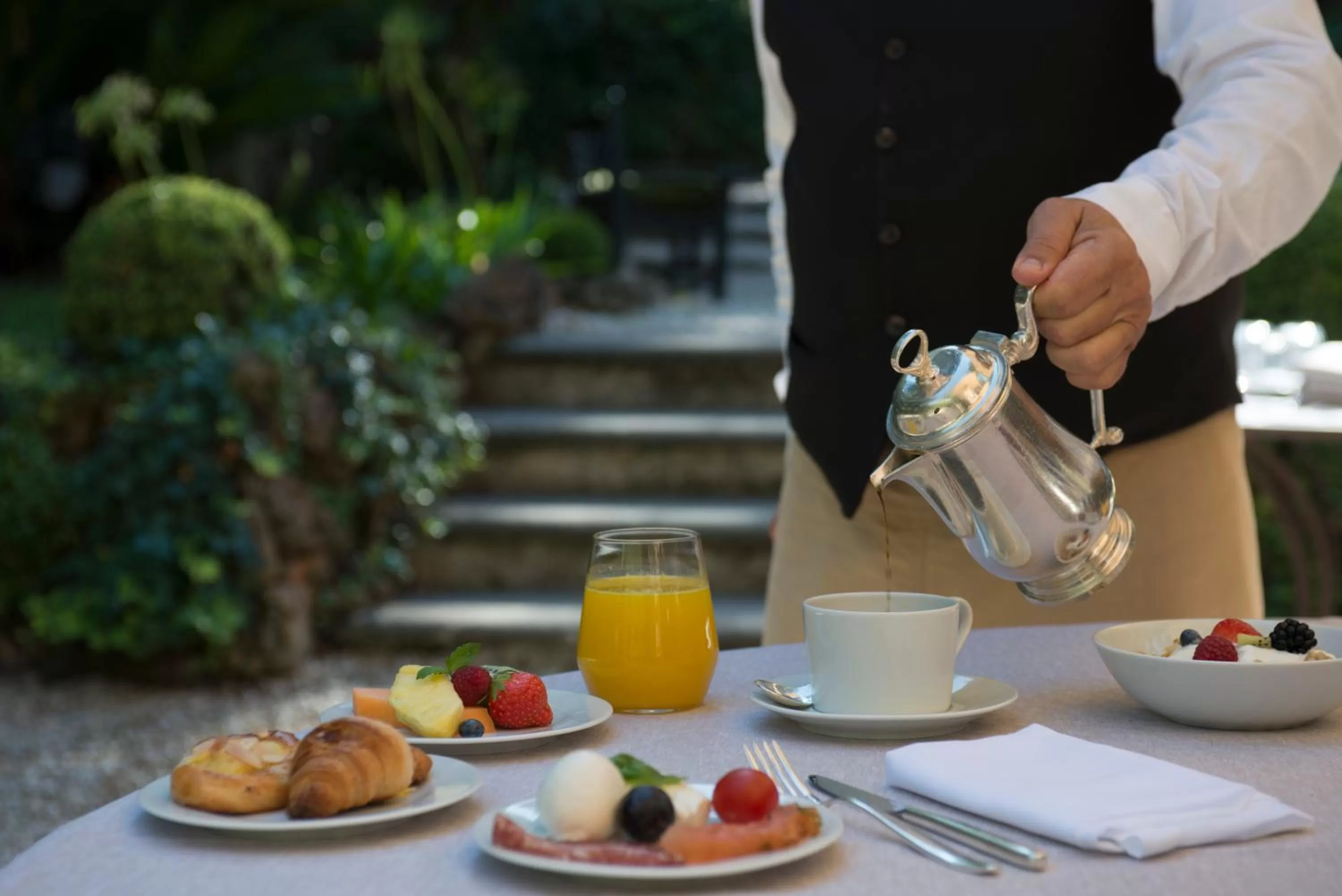 Food in Rocco Forte Hotel De Russie