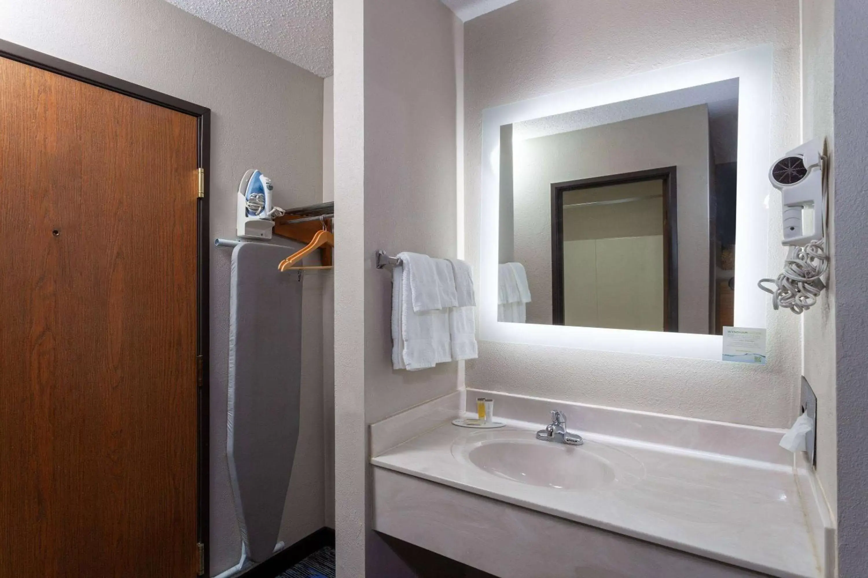 TV and multimedia, Bathroom in Days Inn by Wyndham Wooster