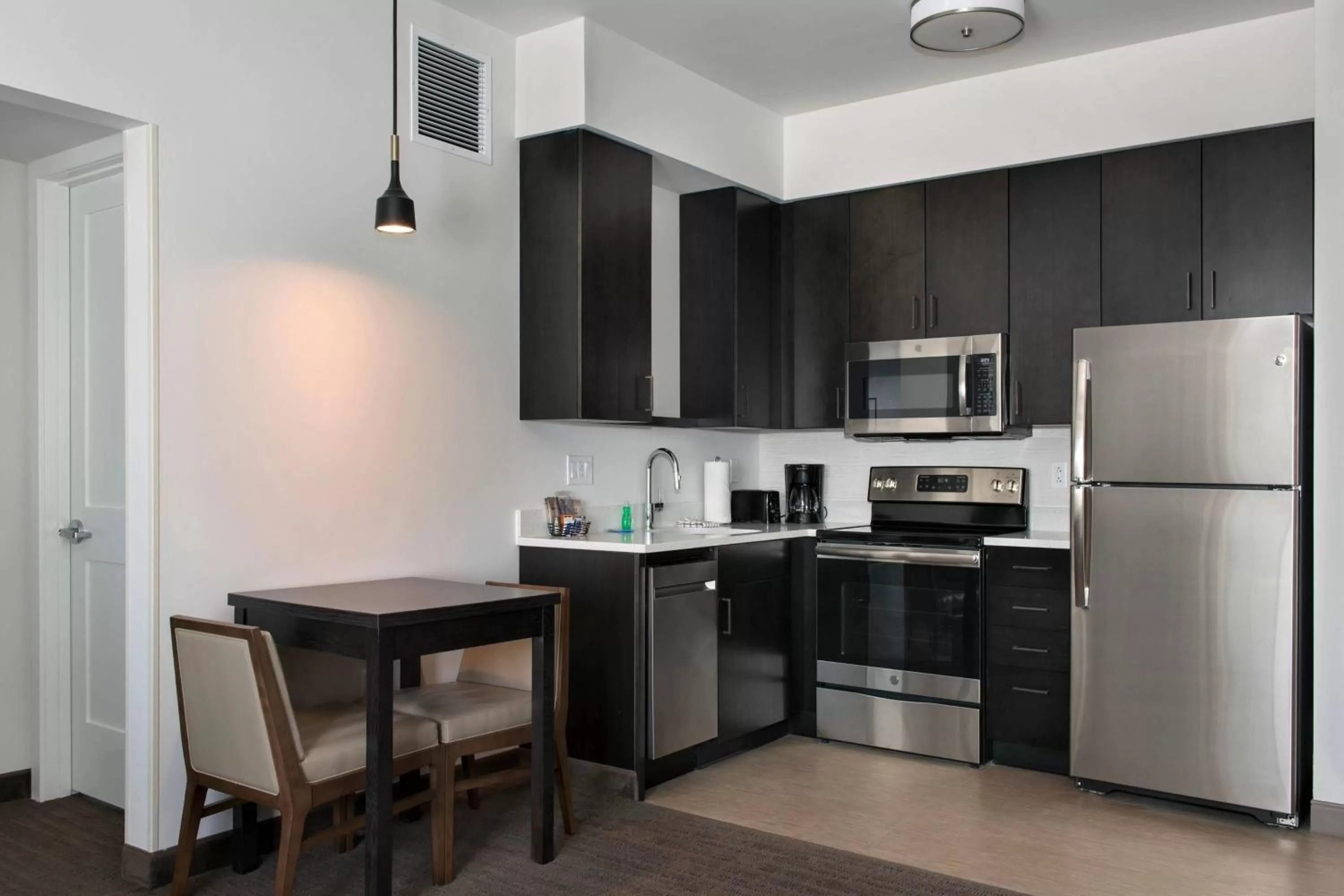 Kitchen or kitchenette in Residence Inn by Marriott Lancaster
