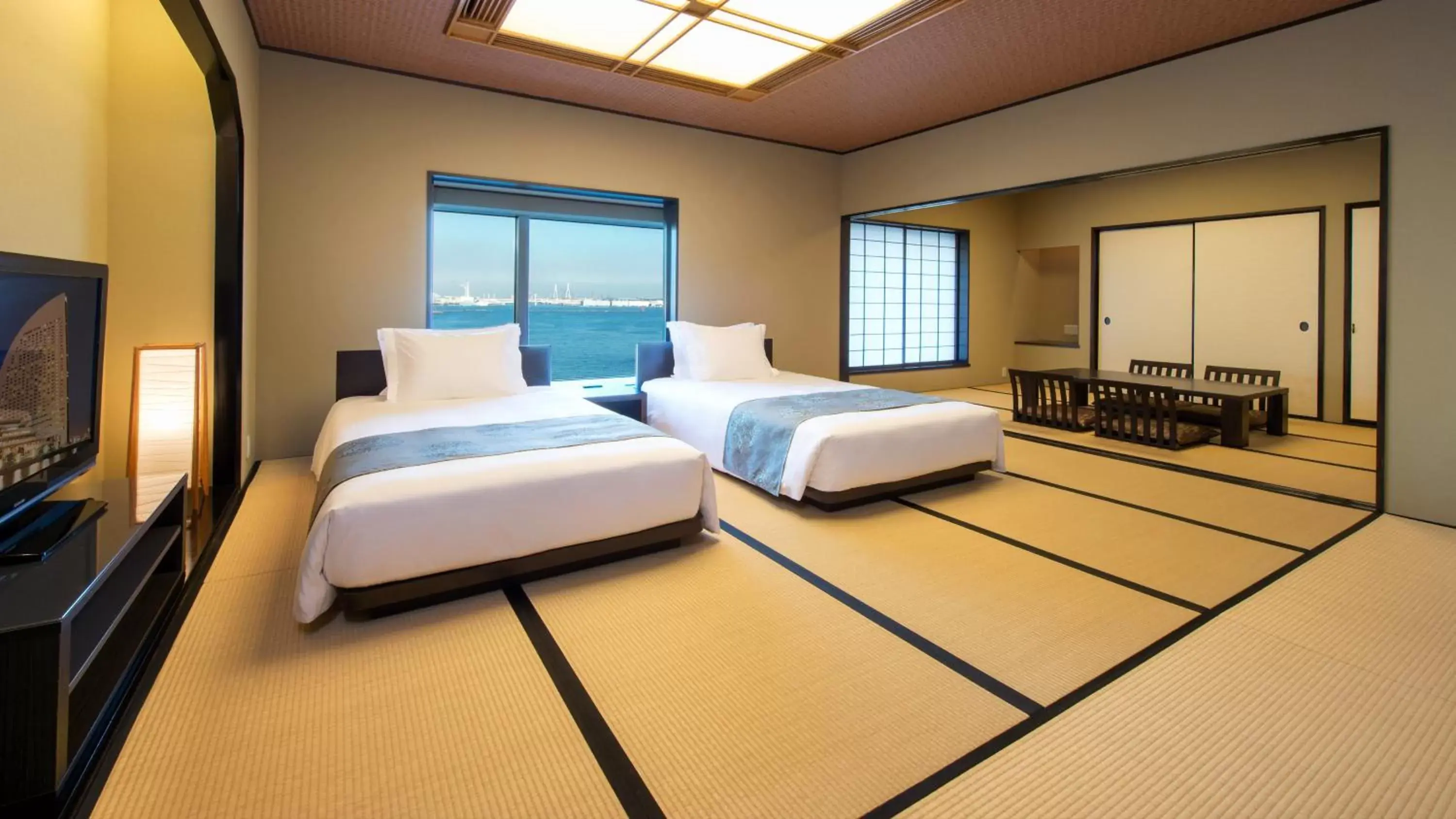 Bedroom, Bed in InterContinental Yokohama Grand, an IHG Hotel