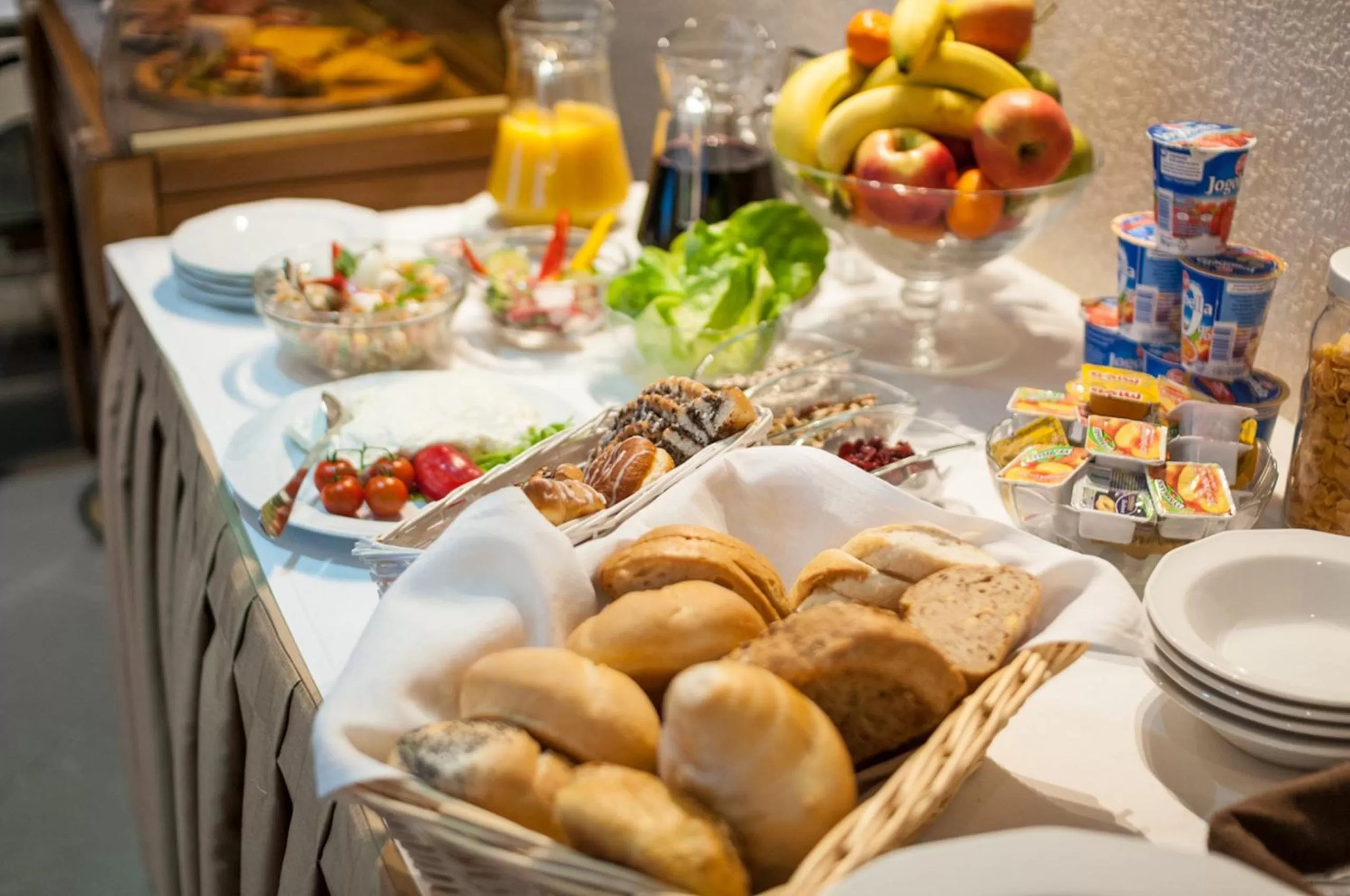 Buffet breakfast in Hotel Komes