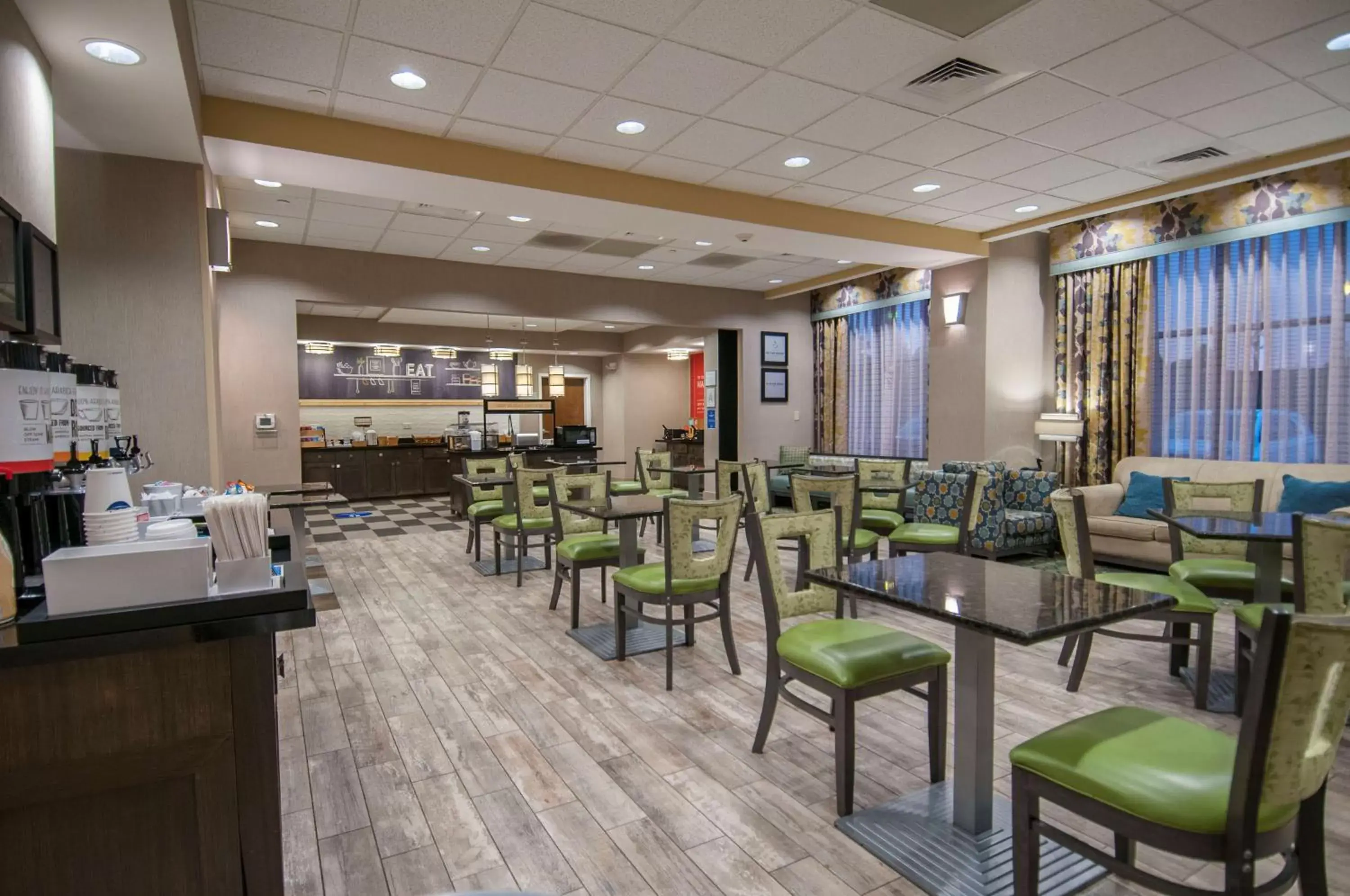 Lobby or reception, Restaurant/Places to Eat in Hampton Inn Hernando, MS